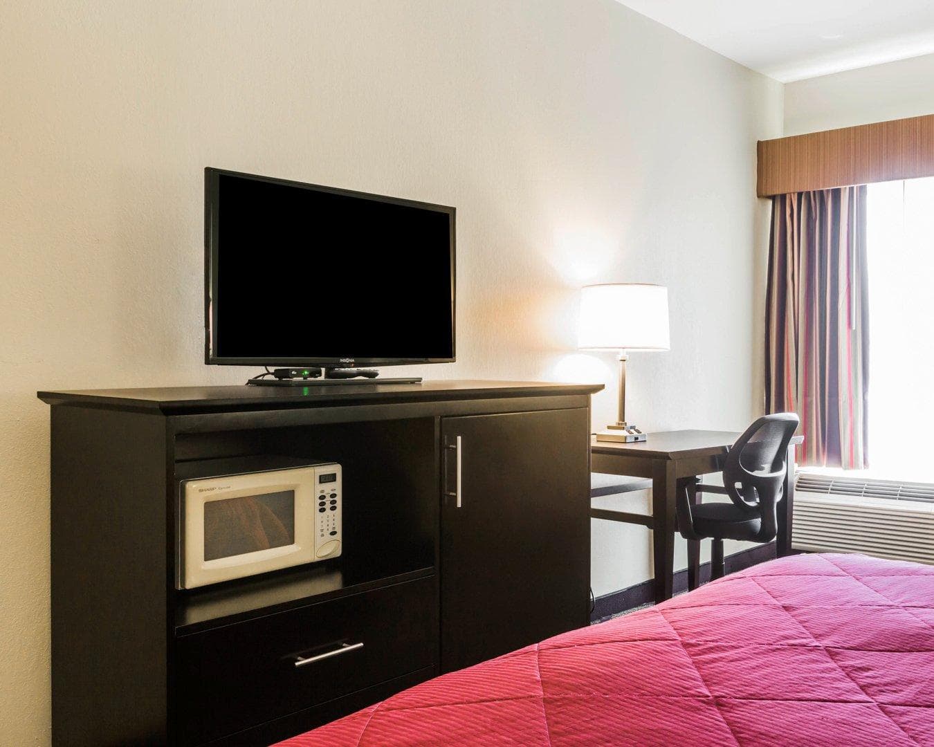 Quality Inn & Suites North Montgomery - Image 3
