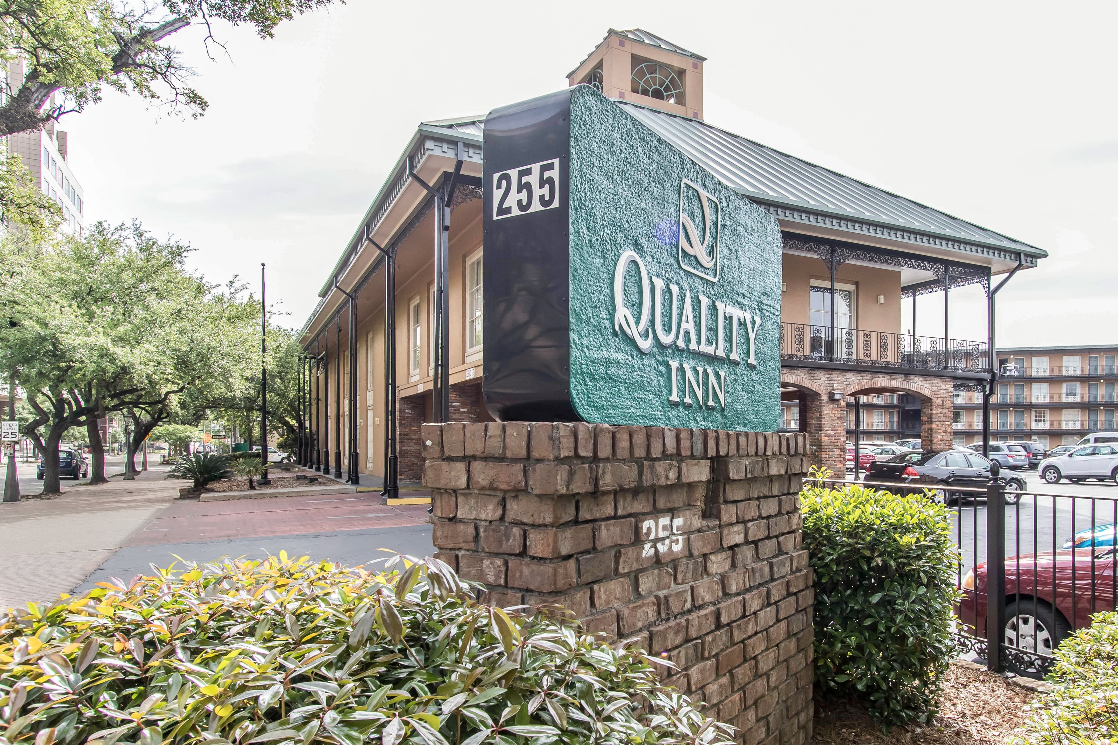 Quality Inn Downtown Historic District - Image 1