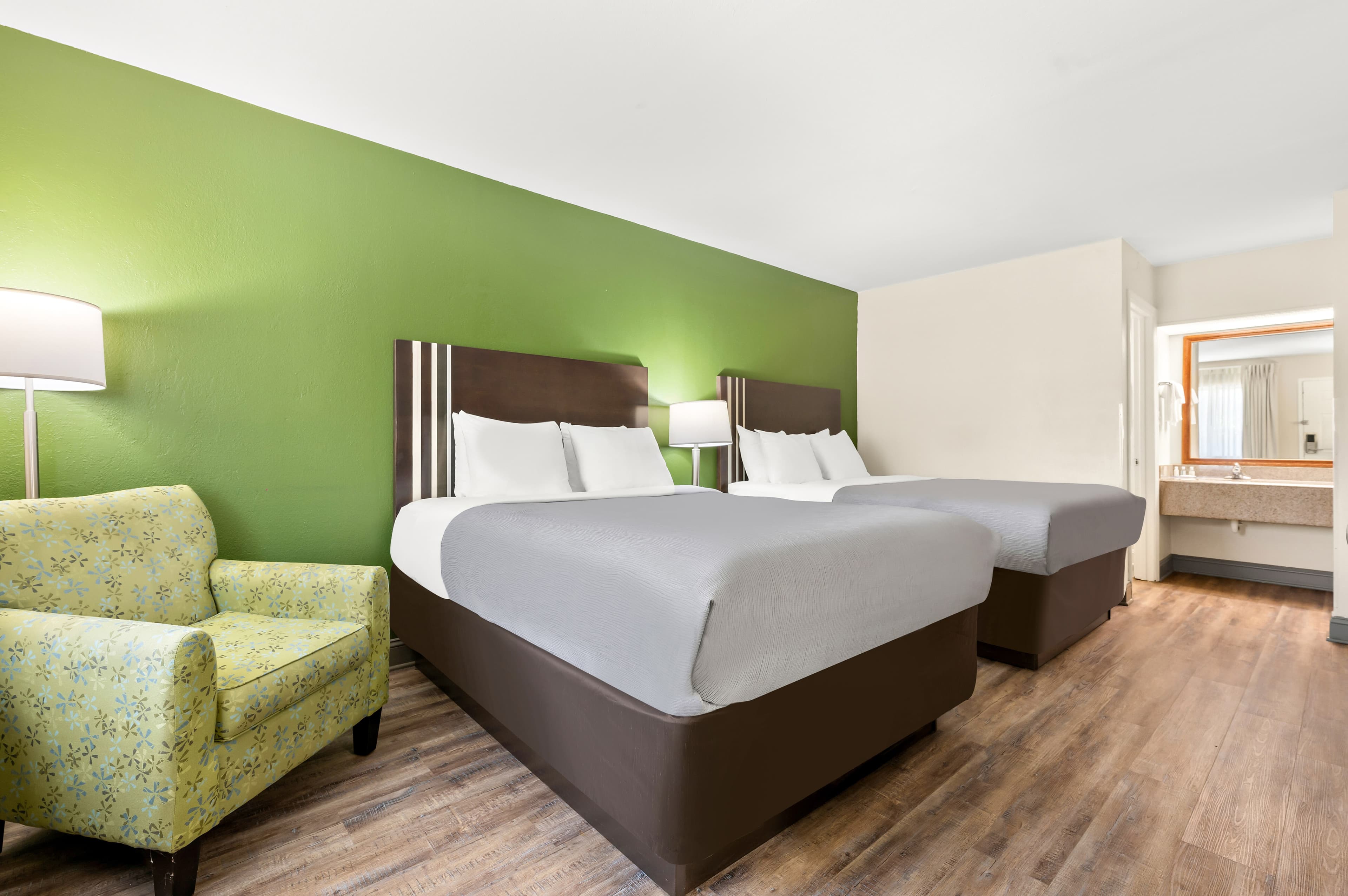 Quality Inn Pelham I-65 exit 246 — 33