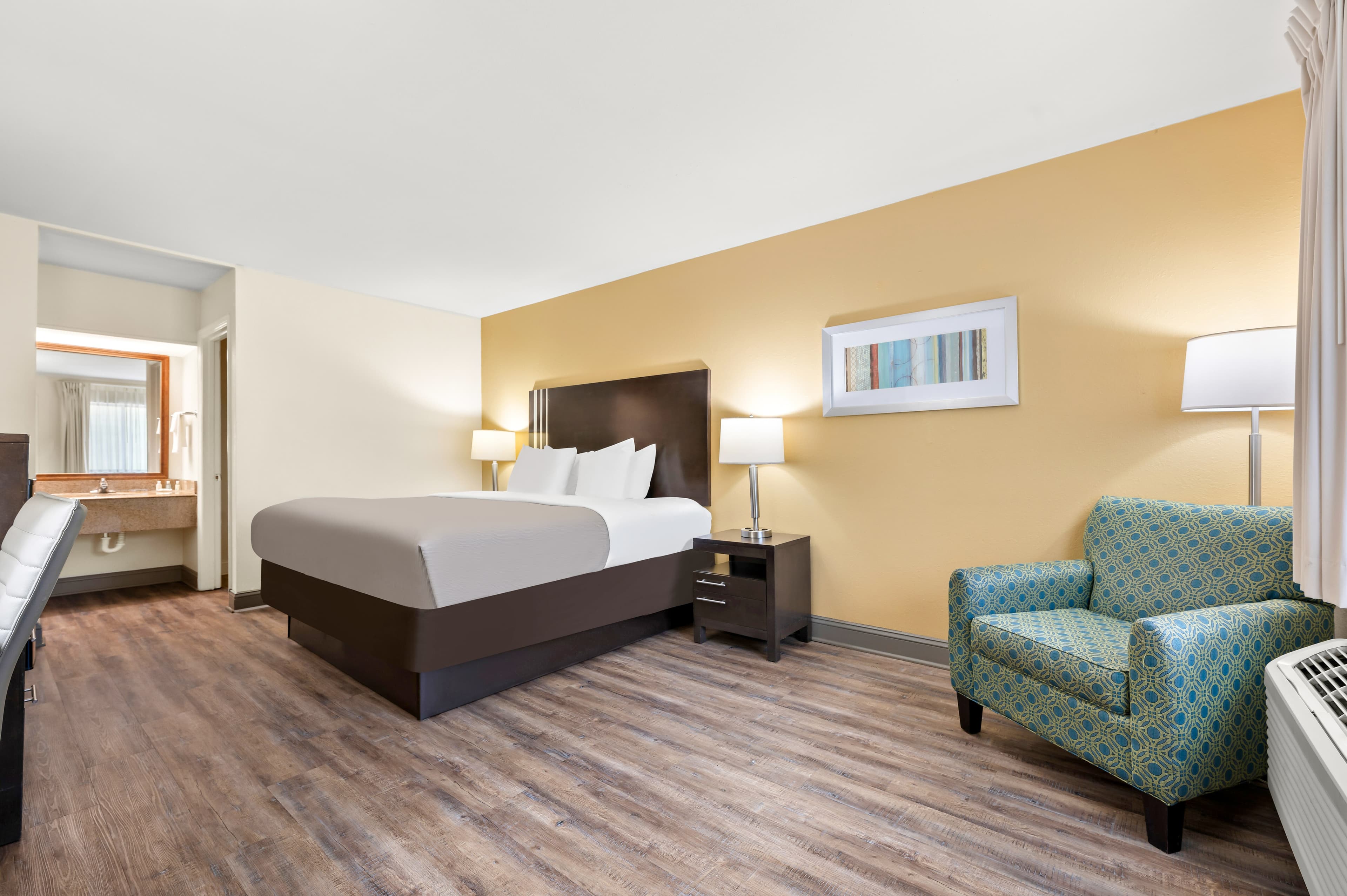 Quality Inn Pelham I-65 exit 246 — 8