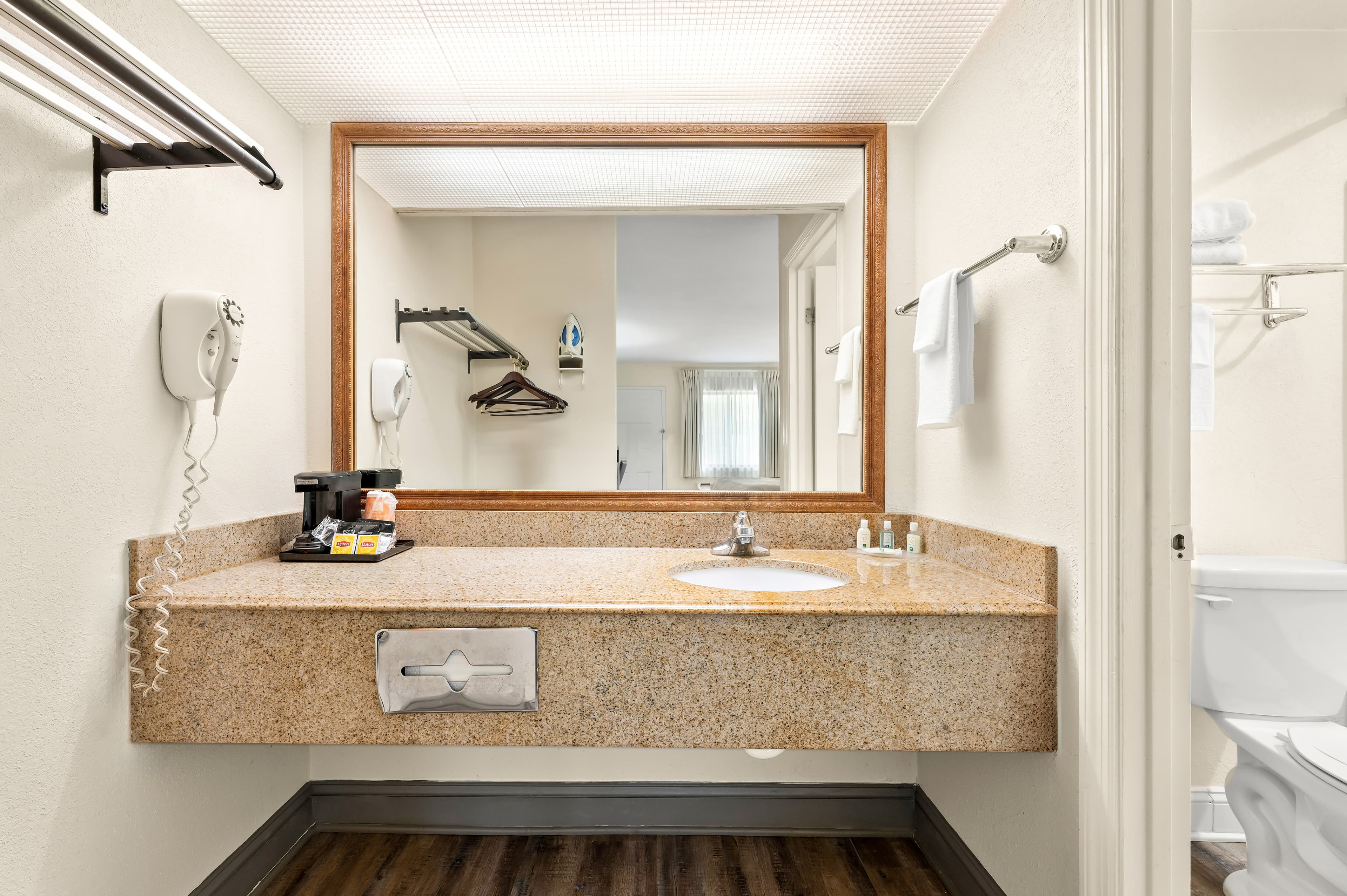 Quality Inn Pelham I-65 exit 246 — 11