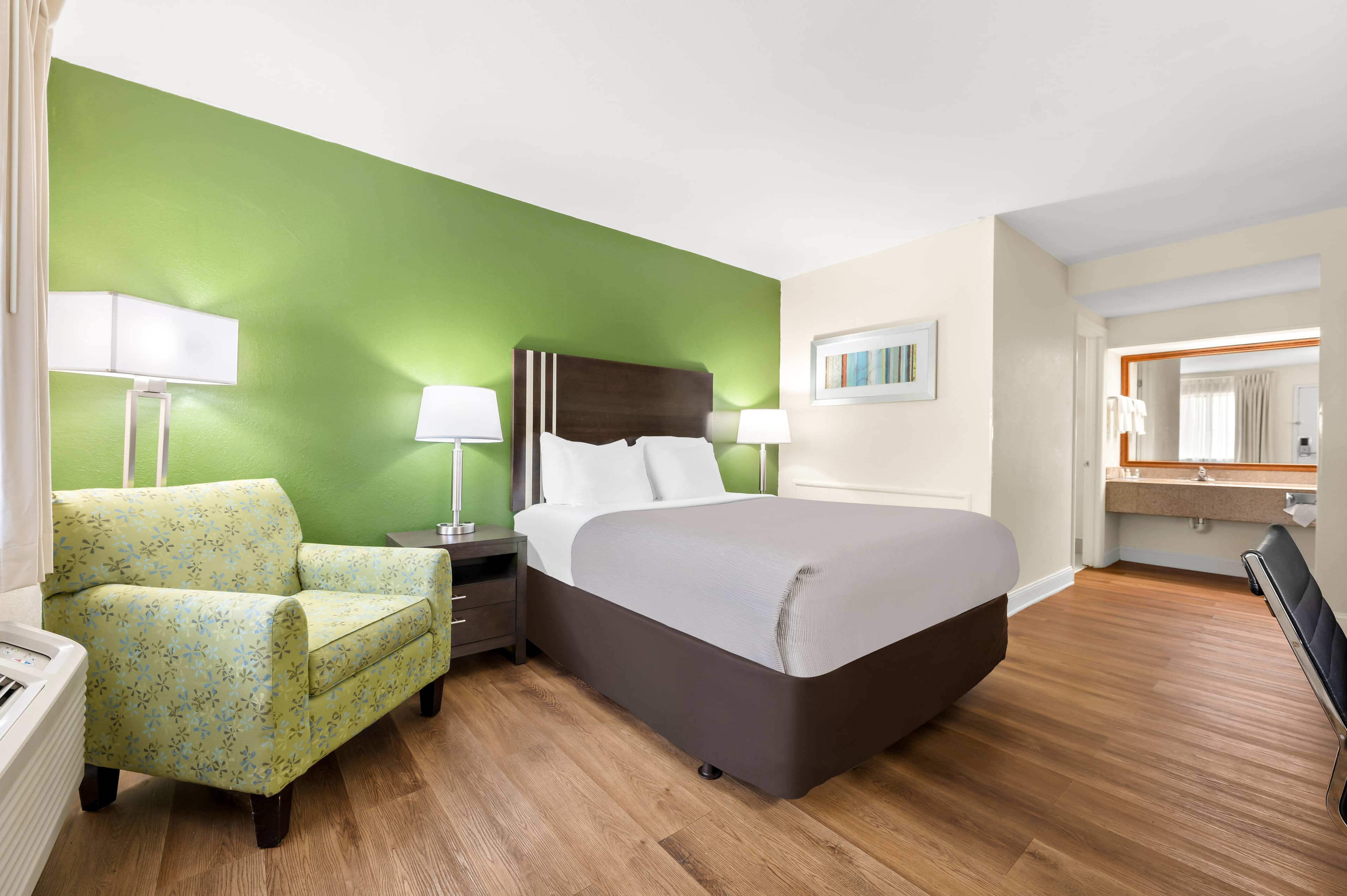 Quality Inn Pelham I-65 exit 246 — 28