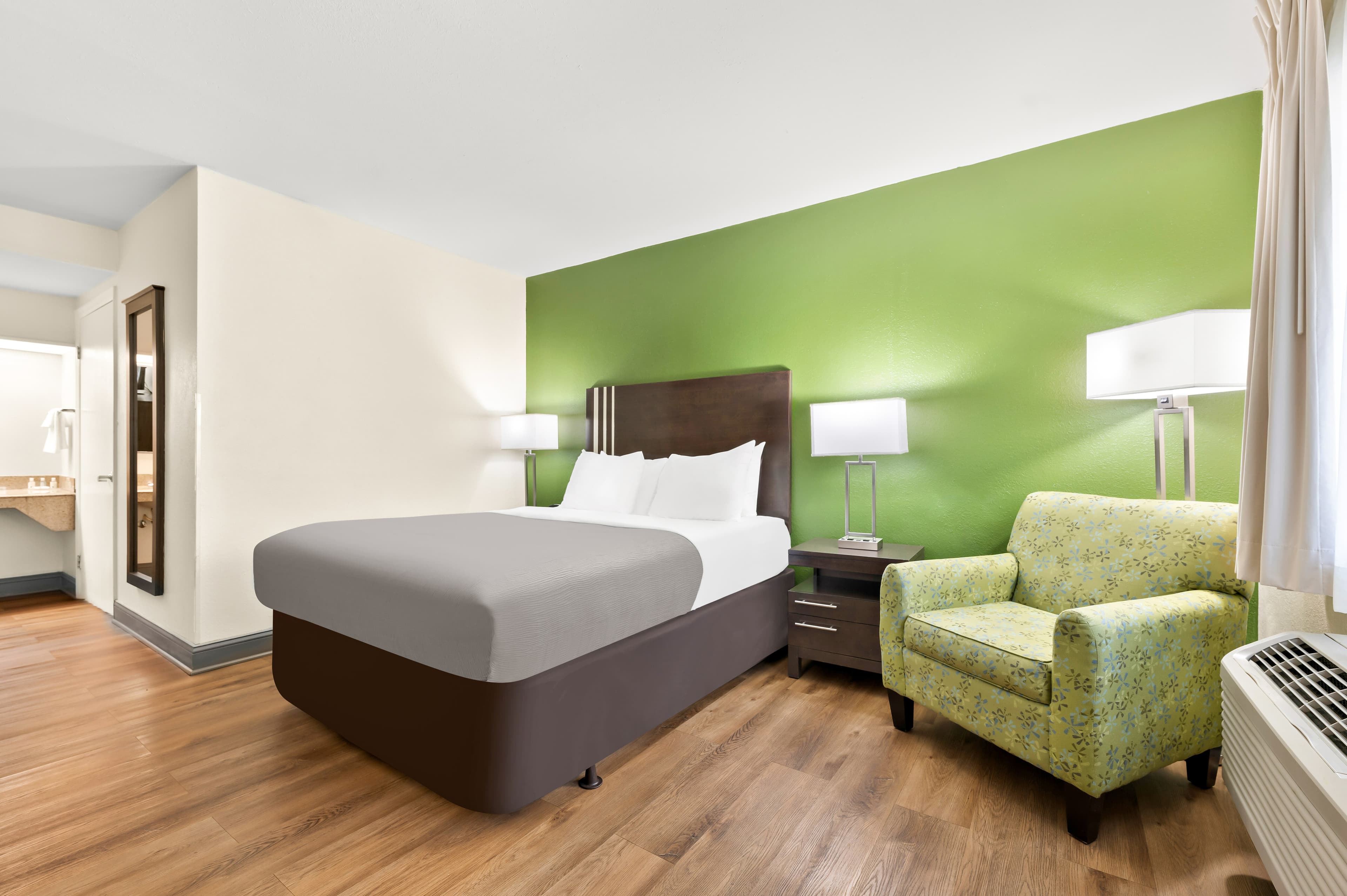 Quality Inn Pelham I-65 exit 246 - Image 2