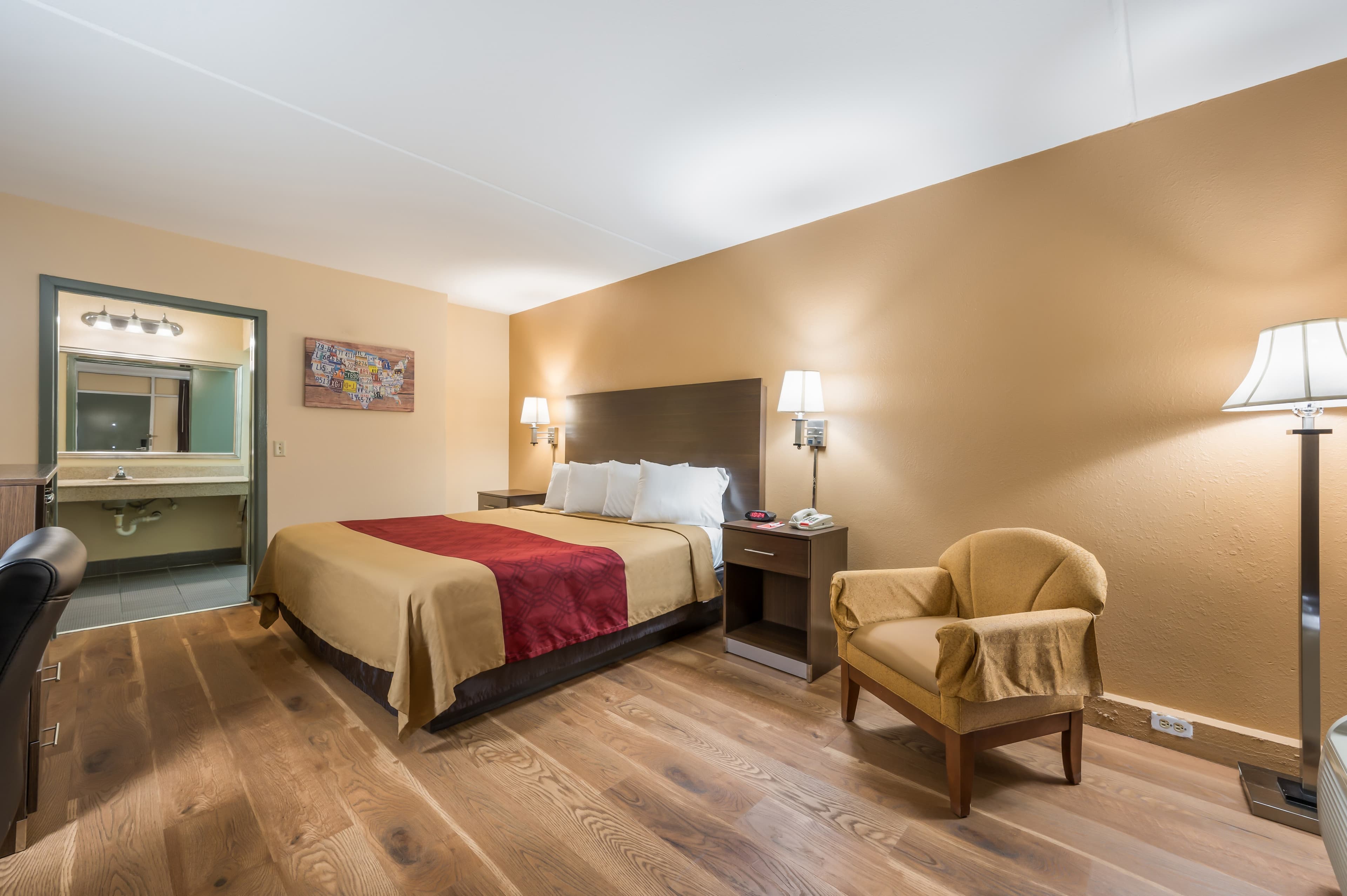 Econo Lodge Cullman South - Image 5