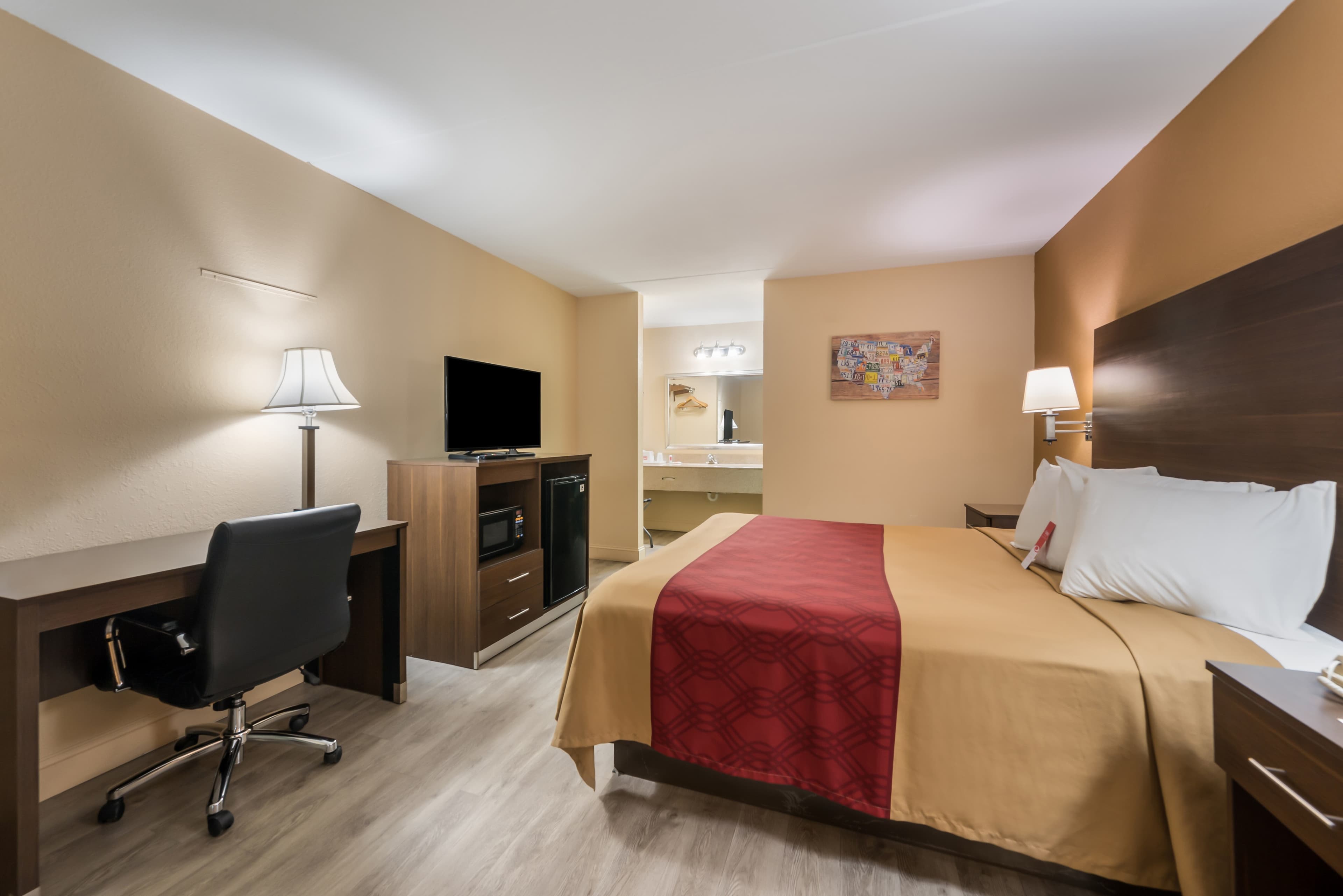 Econo Lodge Cullman South — 14