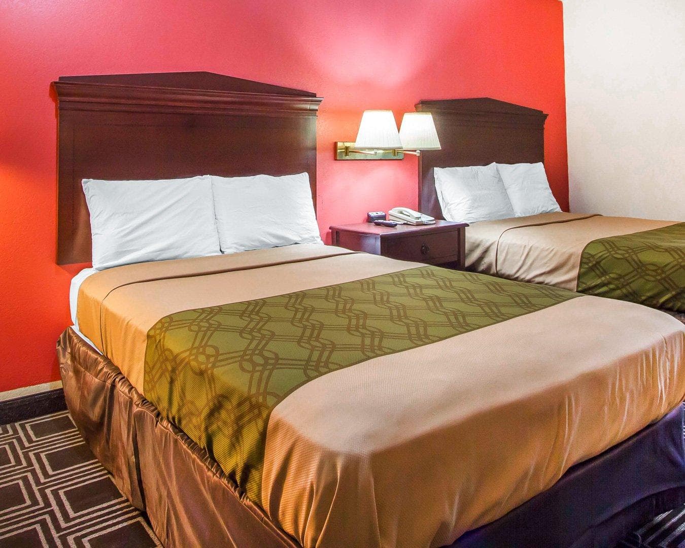 Econo Lodge Lanett - Image 5