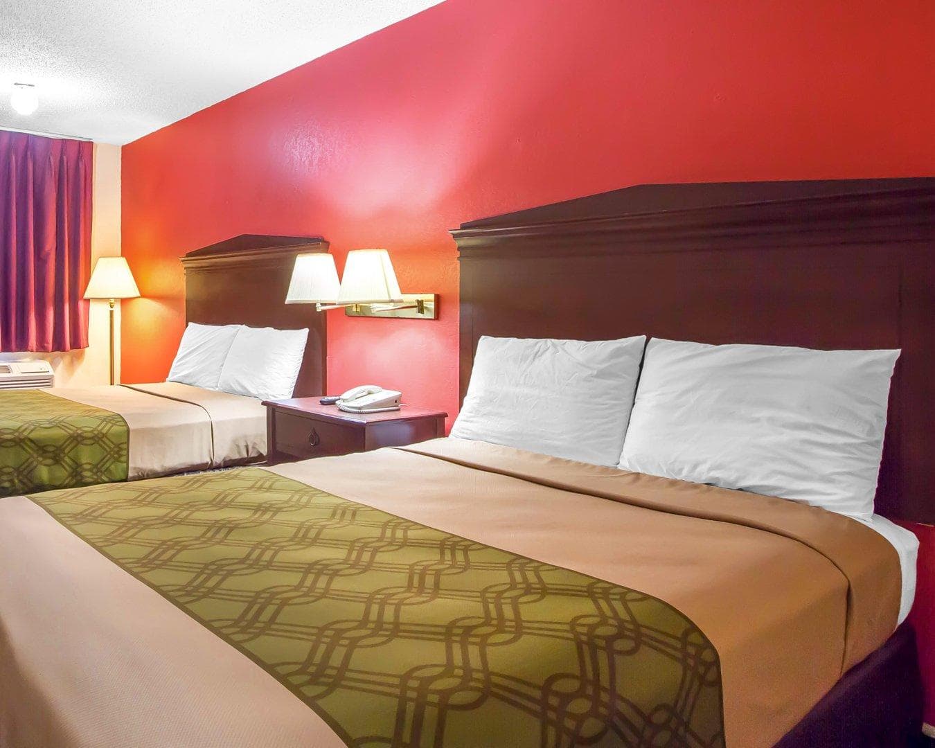Econo Lodge Lanett — 7