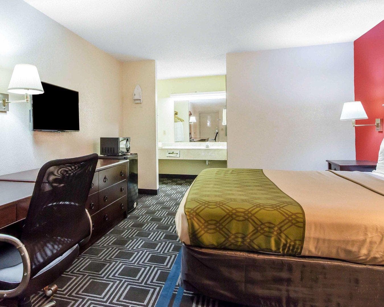 Econo Lodge Lanett — 15