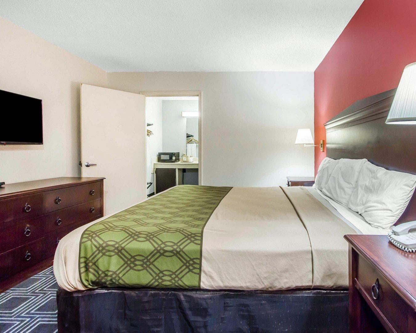 Econo Lodge Lanett — 9
