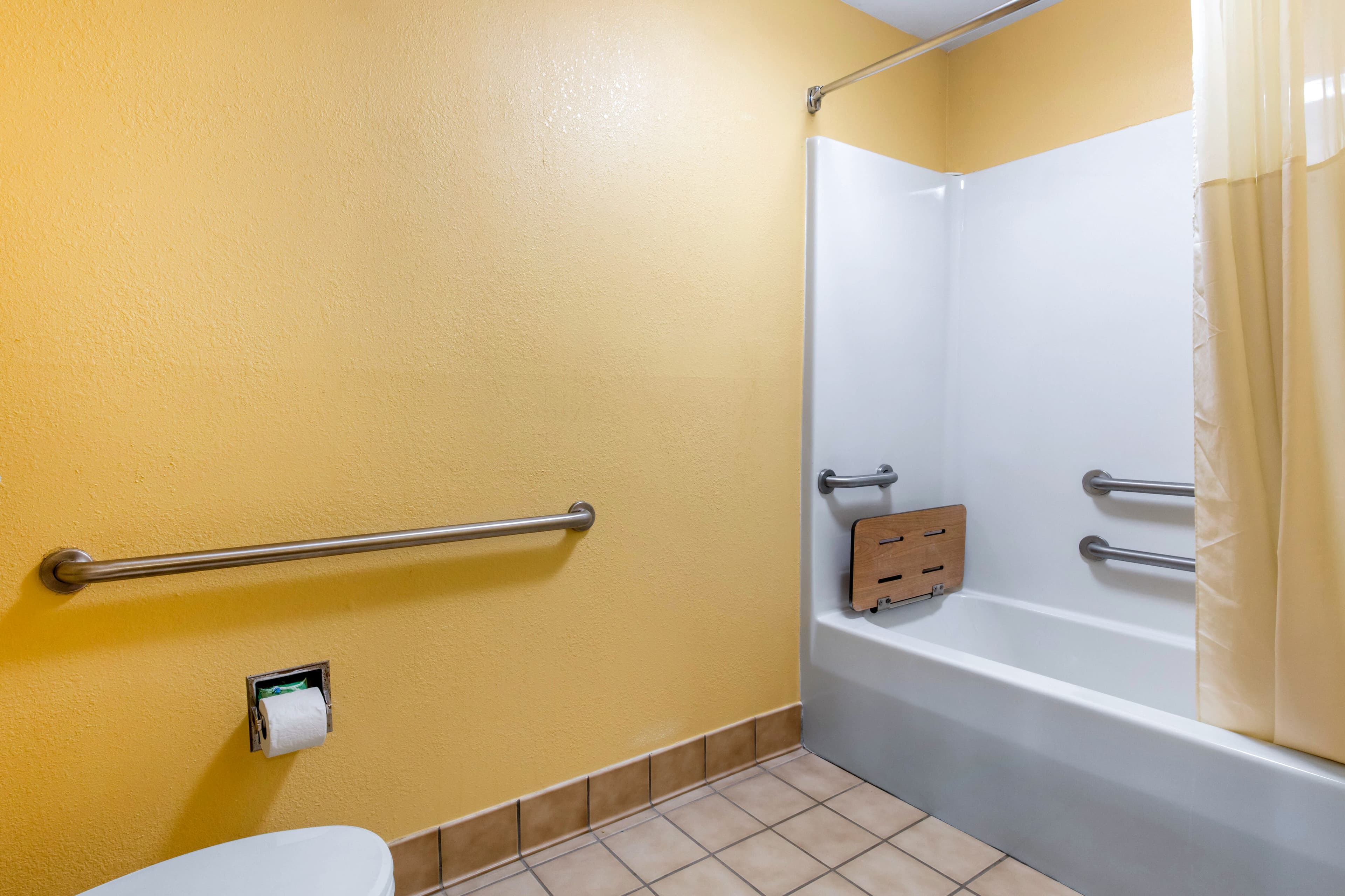 Quality Inn & Suites Montgomery East Carmichael Rd — 6