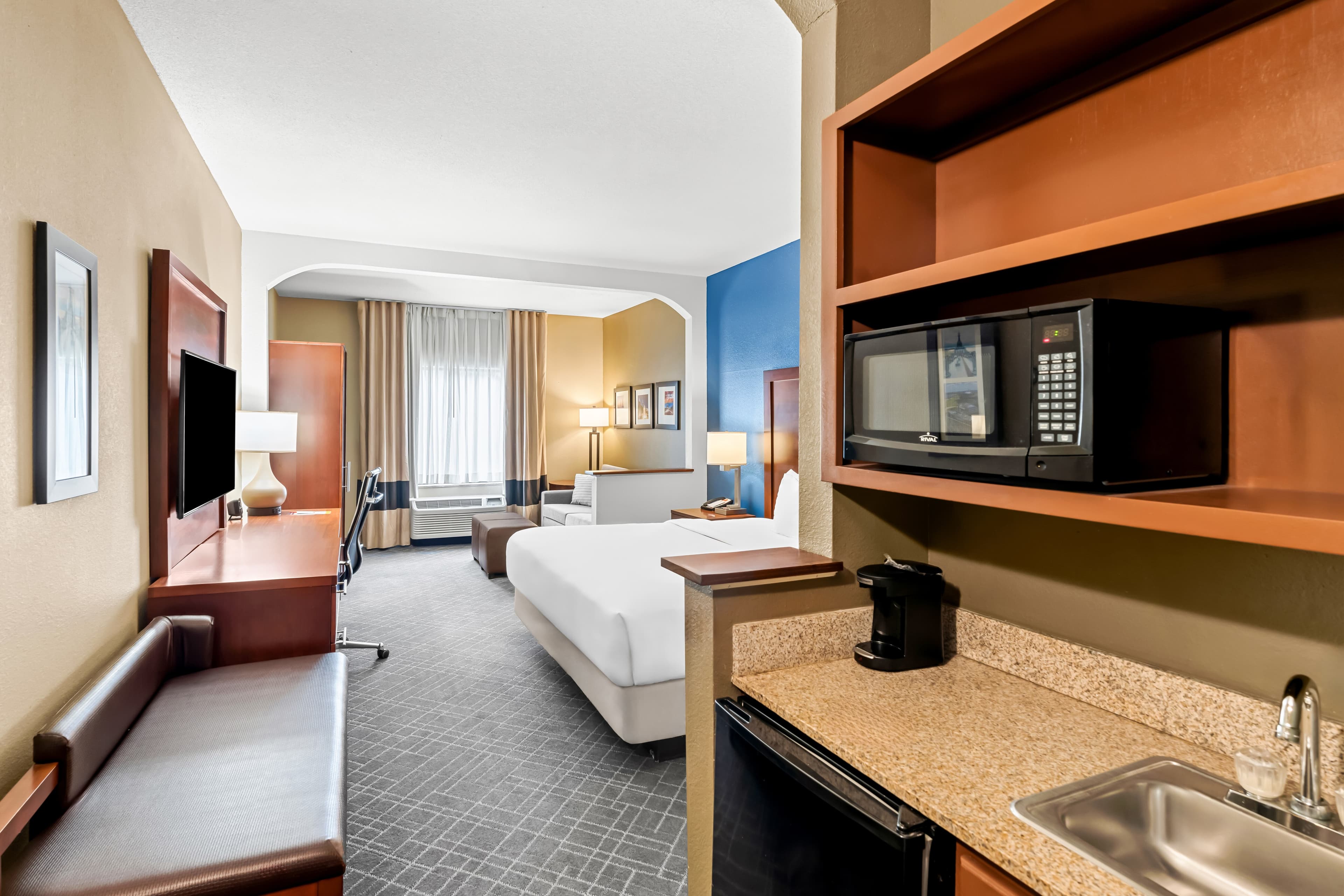 Comfort Suites Daphne - Mobile East Bay - Image 3