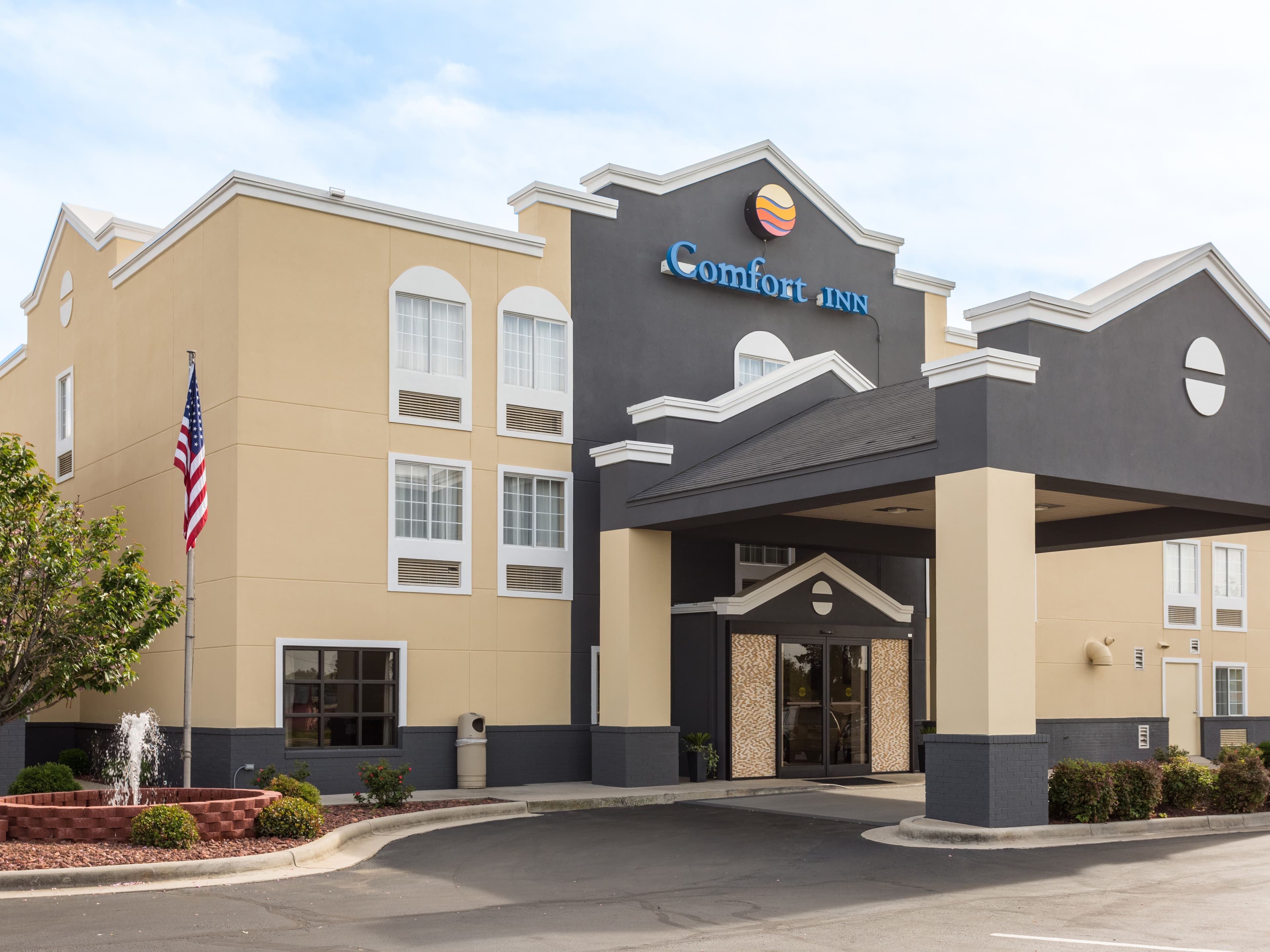 Comfort Inn Decatur Priceville - Image 1