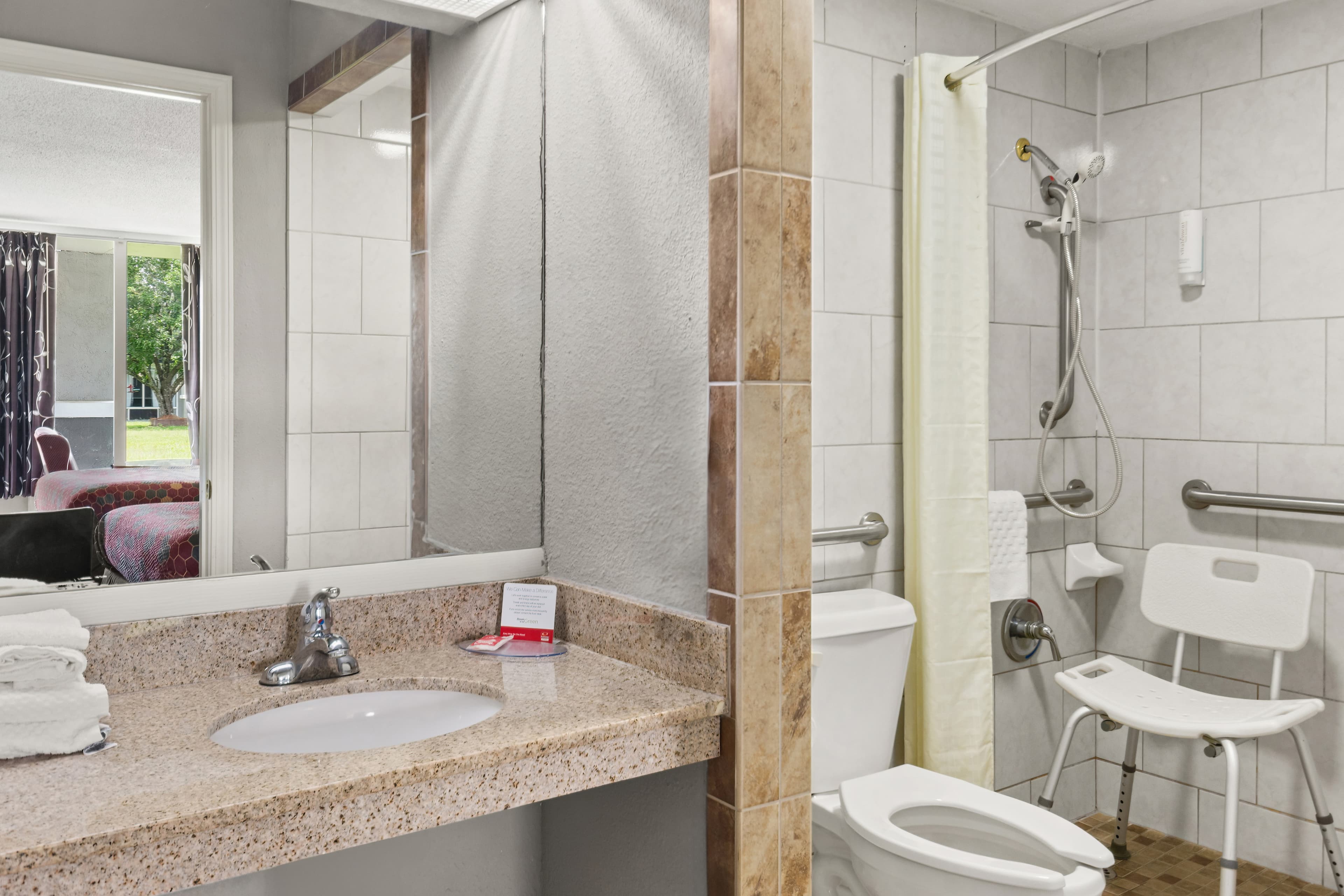 Econo Lodge Andalusia — 7