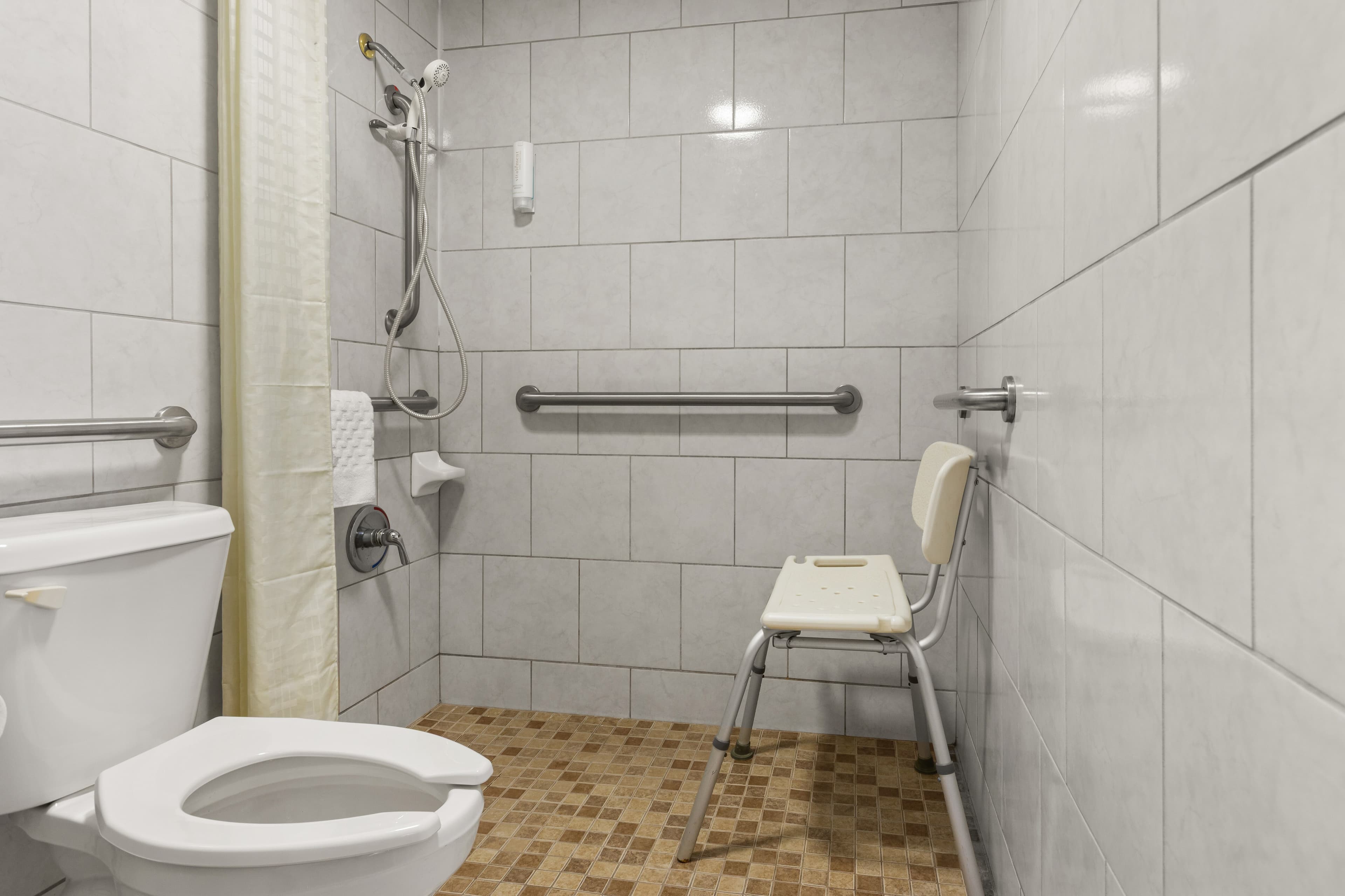 Econo Lodge Andalusia — 8