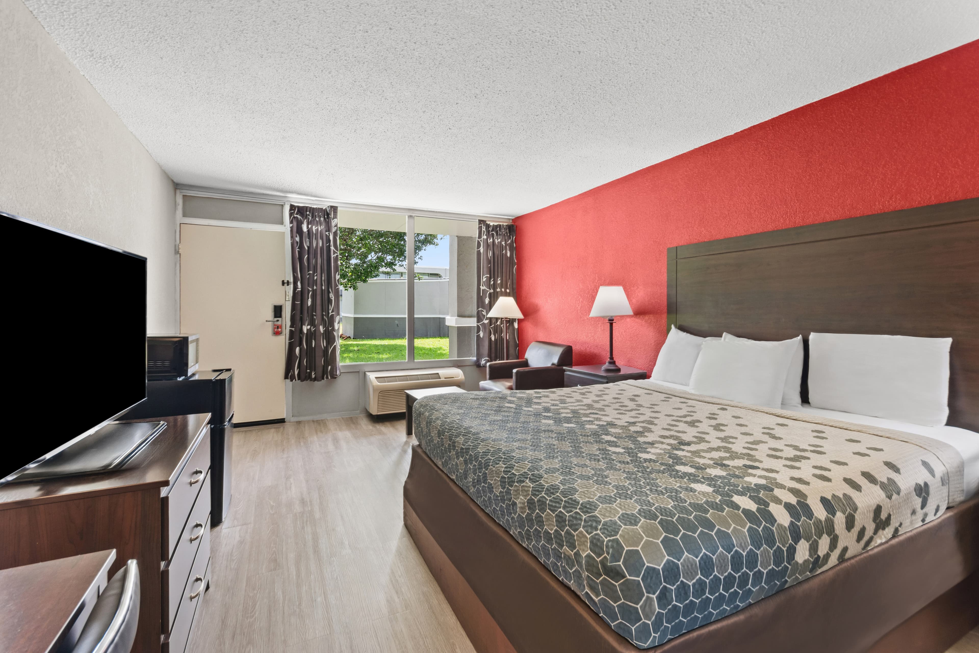 Econo Lodge Andalusia - Image 4