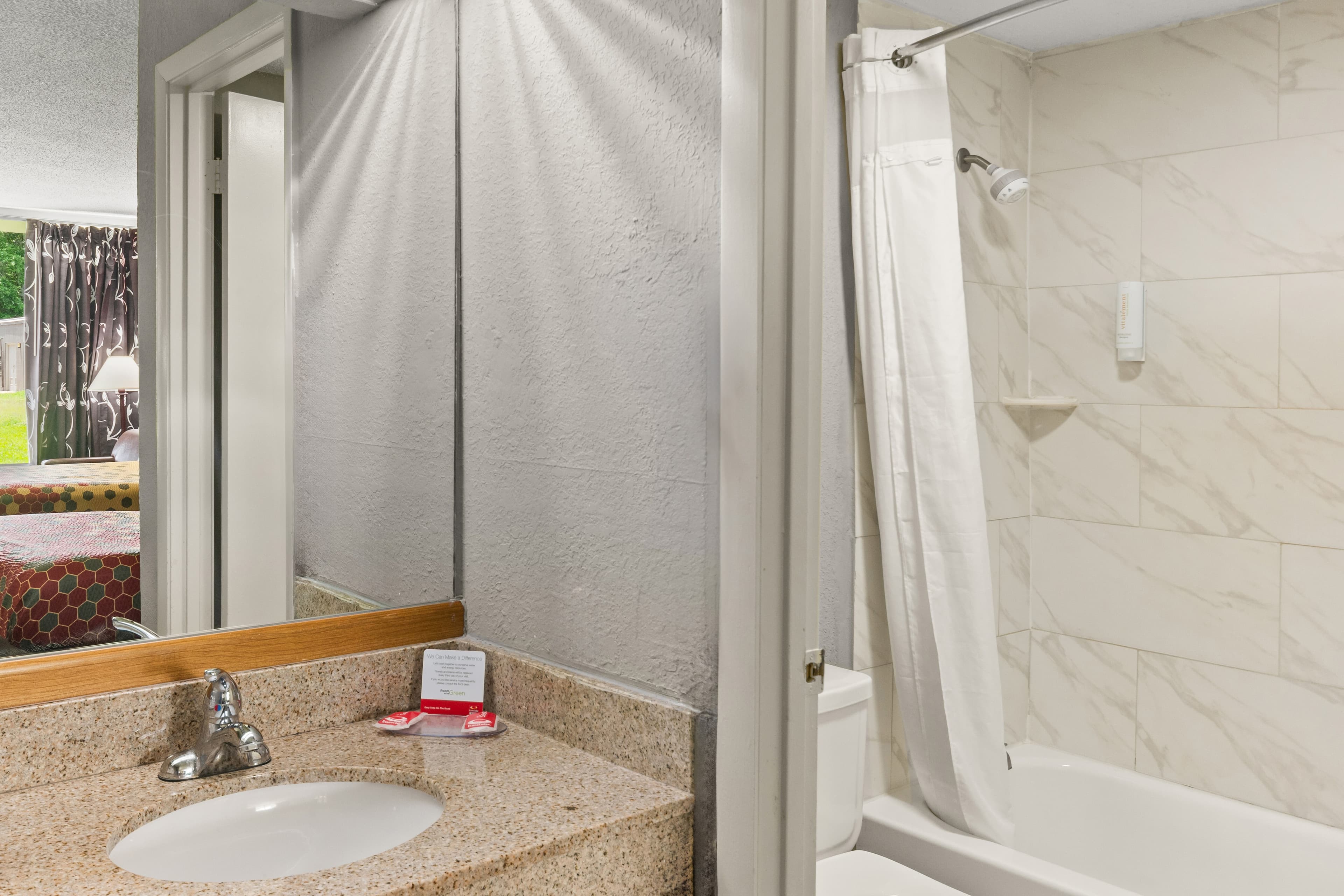 Econo Lodge Andalusia — 22