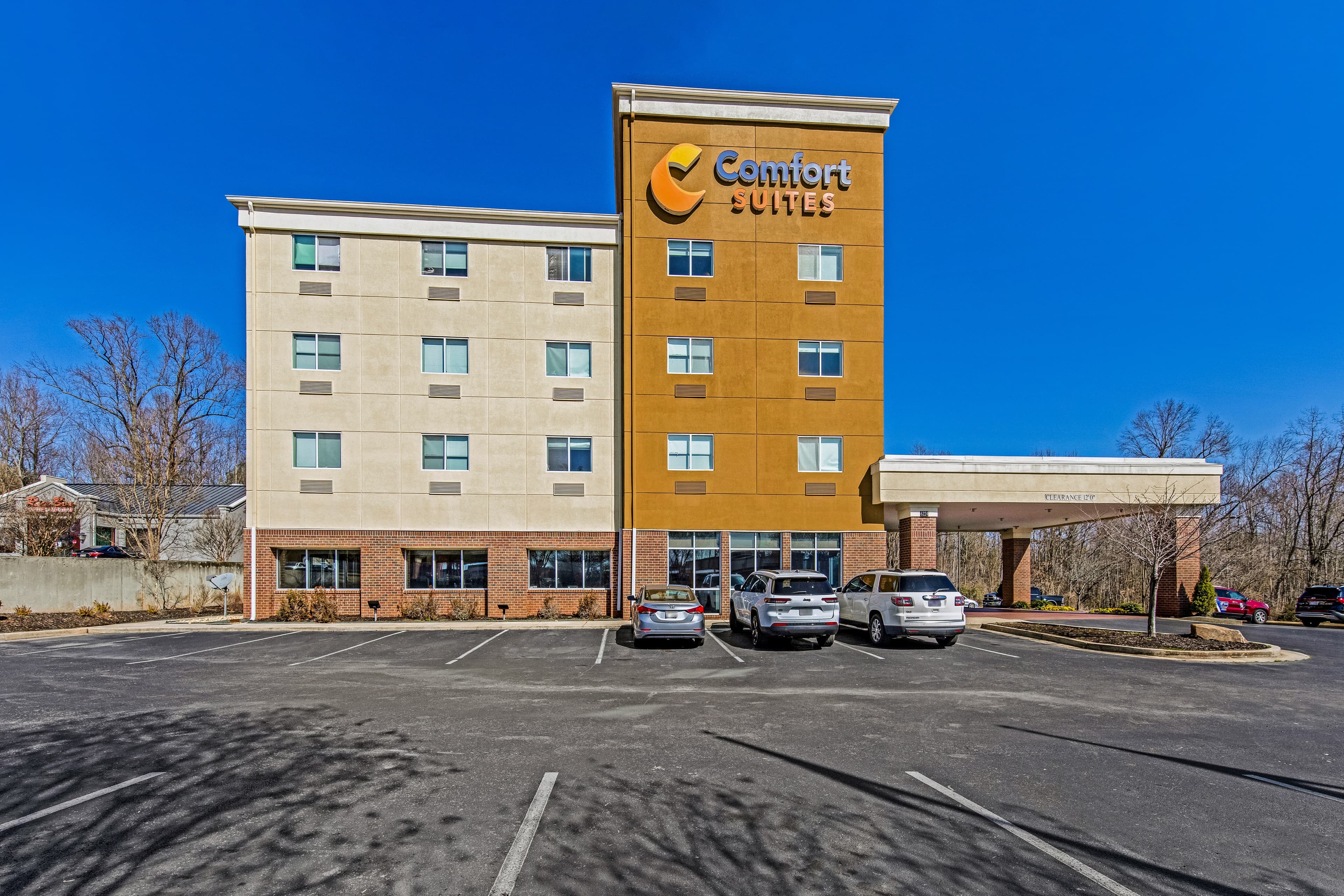 Comfort Suites Huntsville MidCity District at Research Park - Image 1