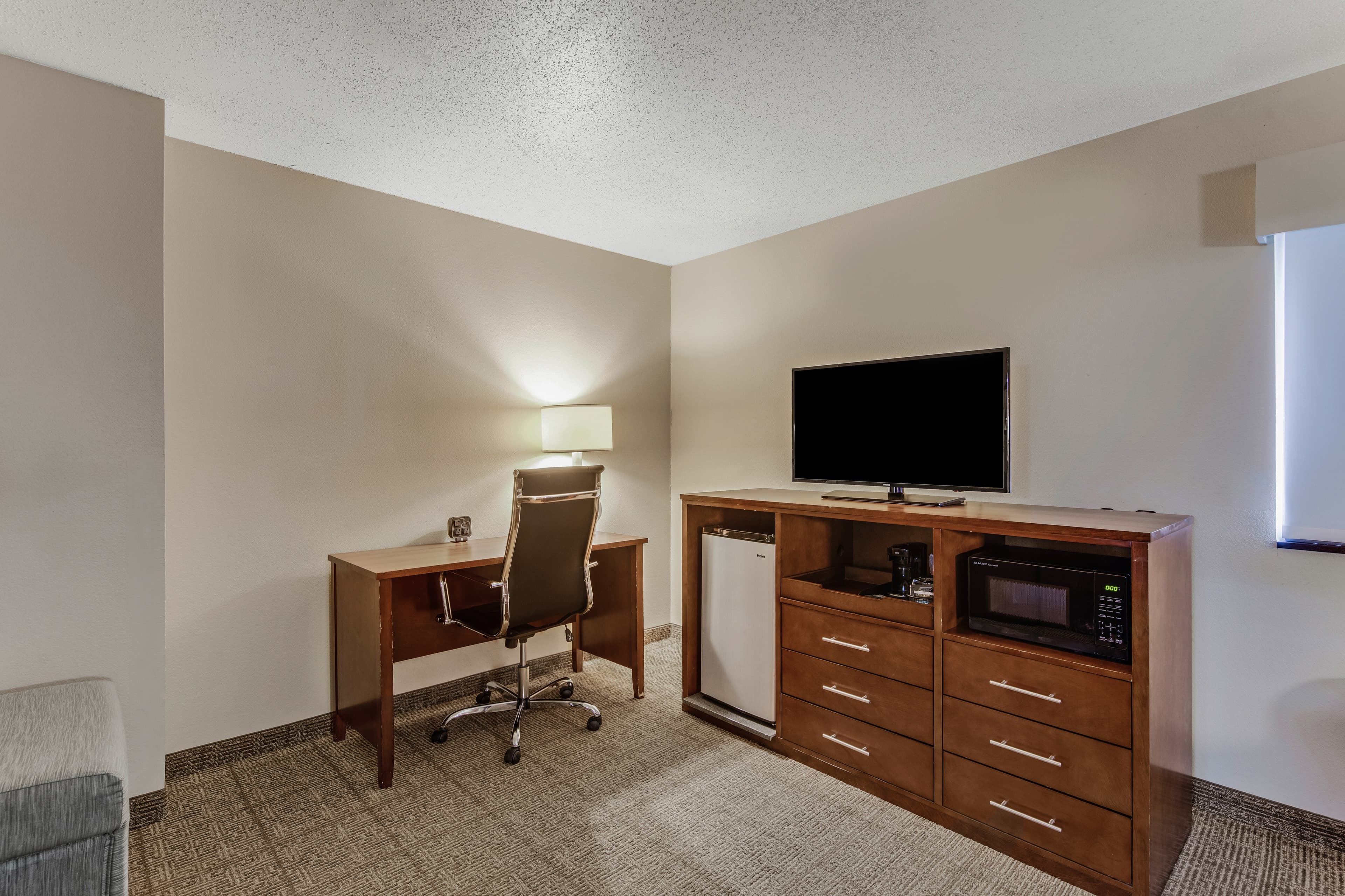 Comfort Suites Huntsville MidCity District at Research Park — 6