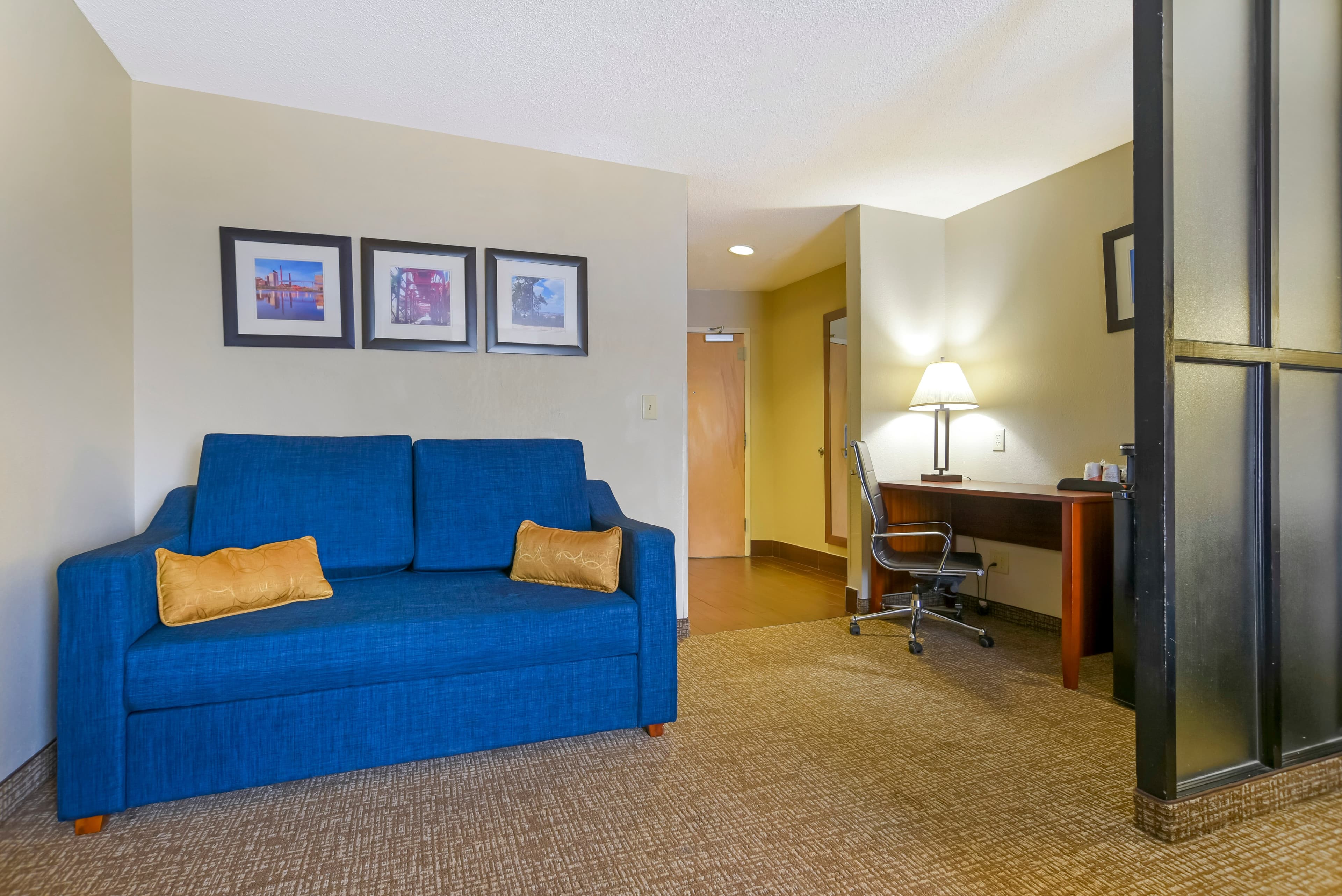 Comfort Suites Fultondale I-65 near I-22 — 10