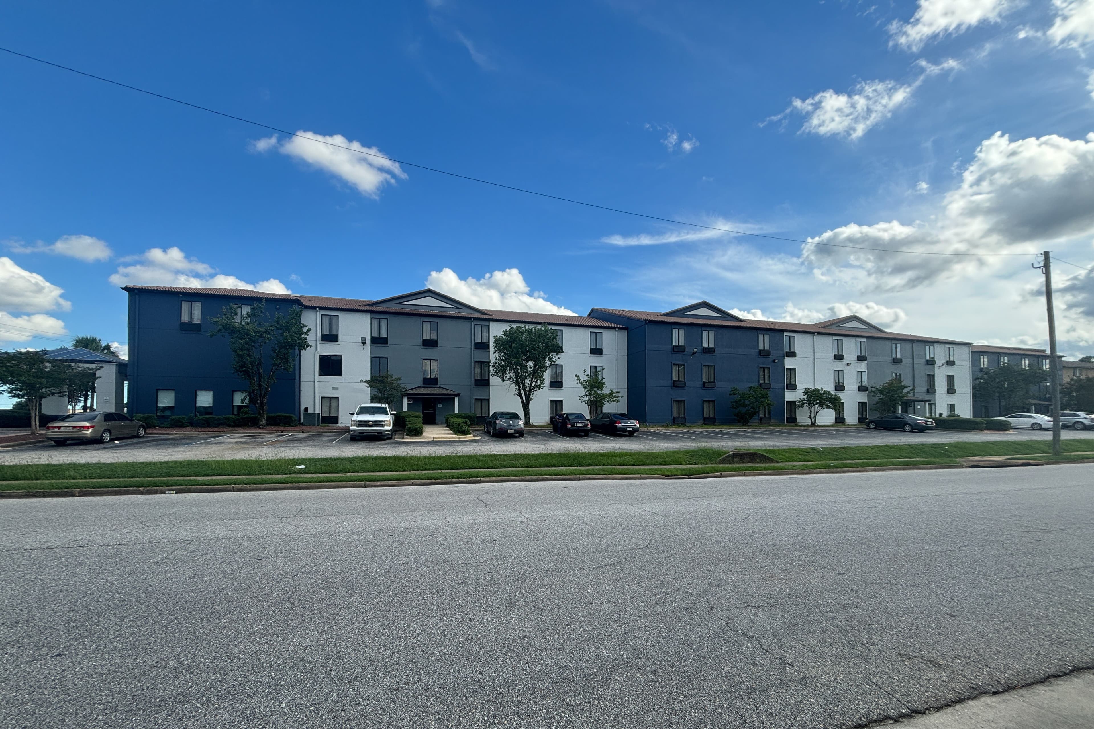 Quality Inn & Suites at Airport Blvd I-65 - Image 1