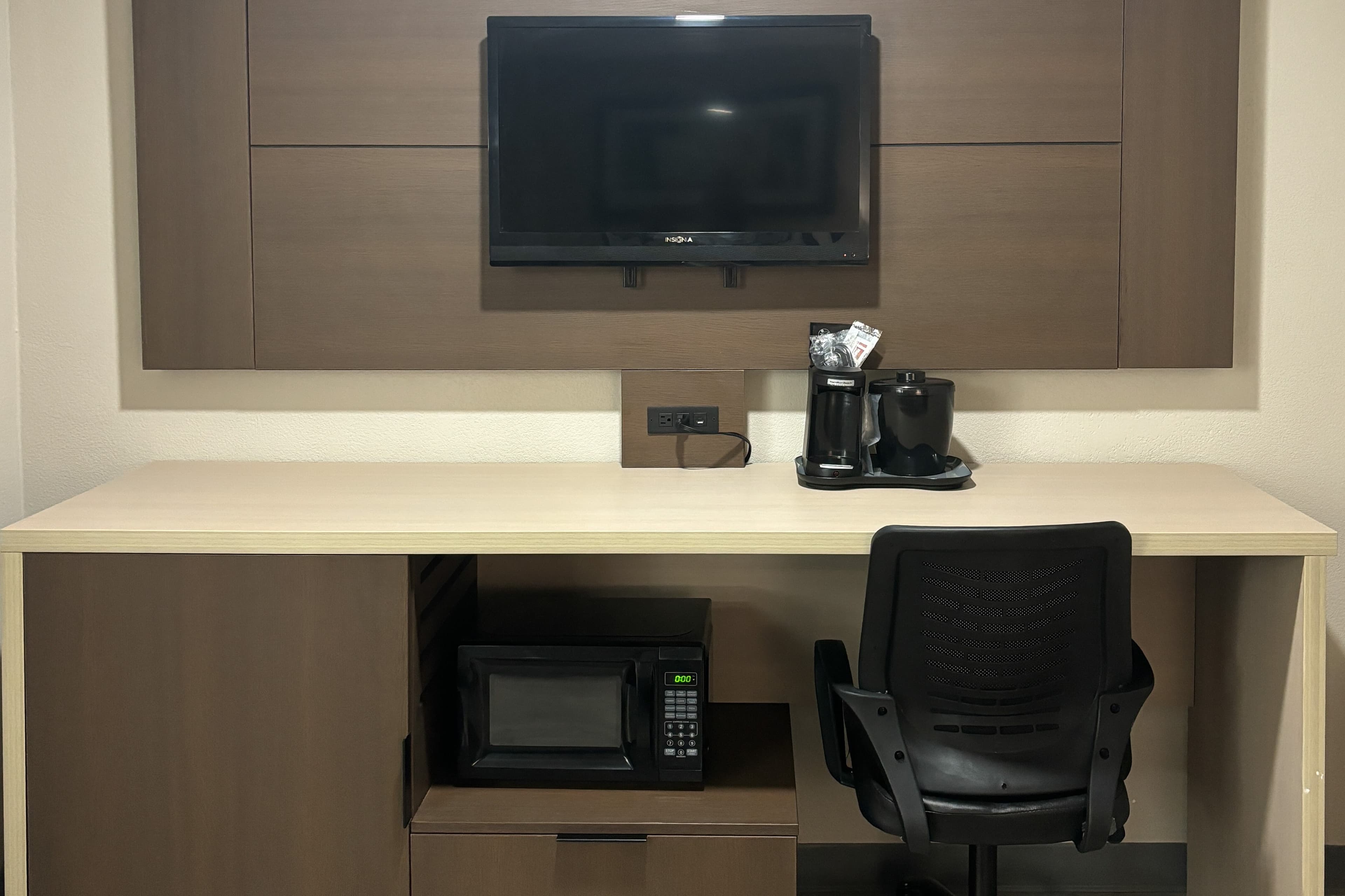Quality Inn & Suites at Airport Blvd I-65 — 10