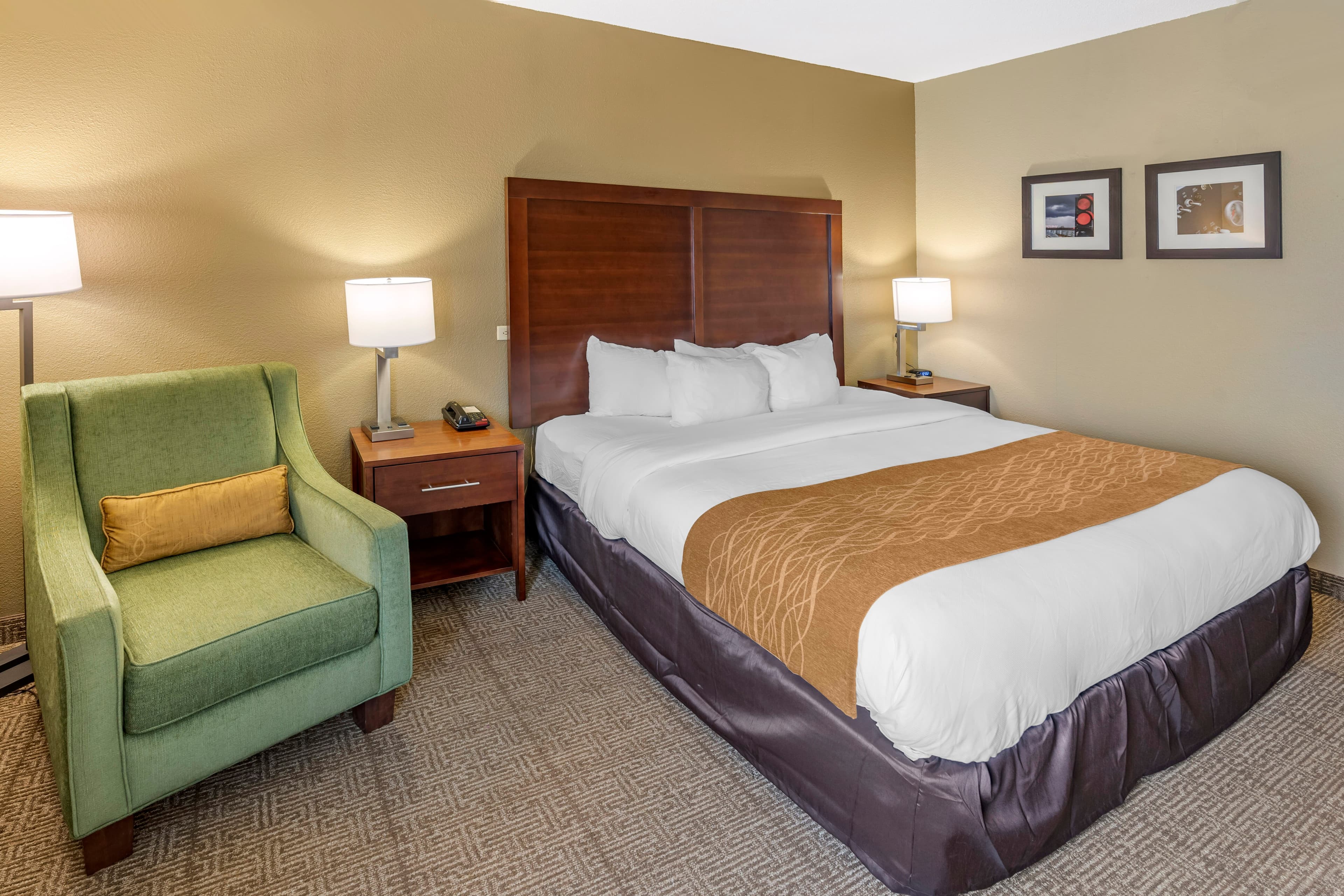 Comfort Inn & Suites Lincoln I-20 — 6