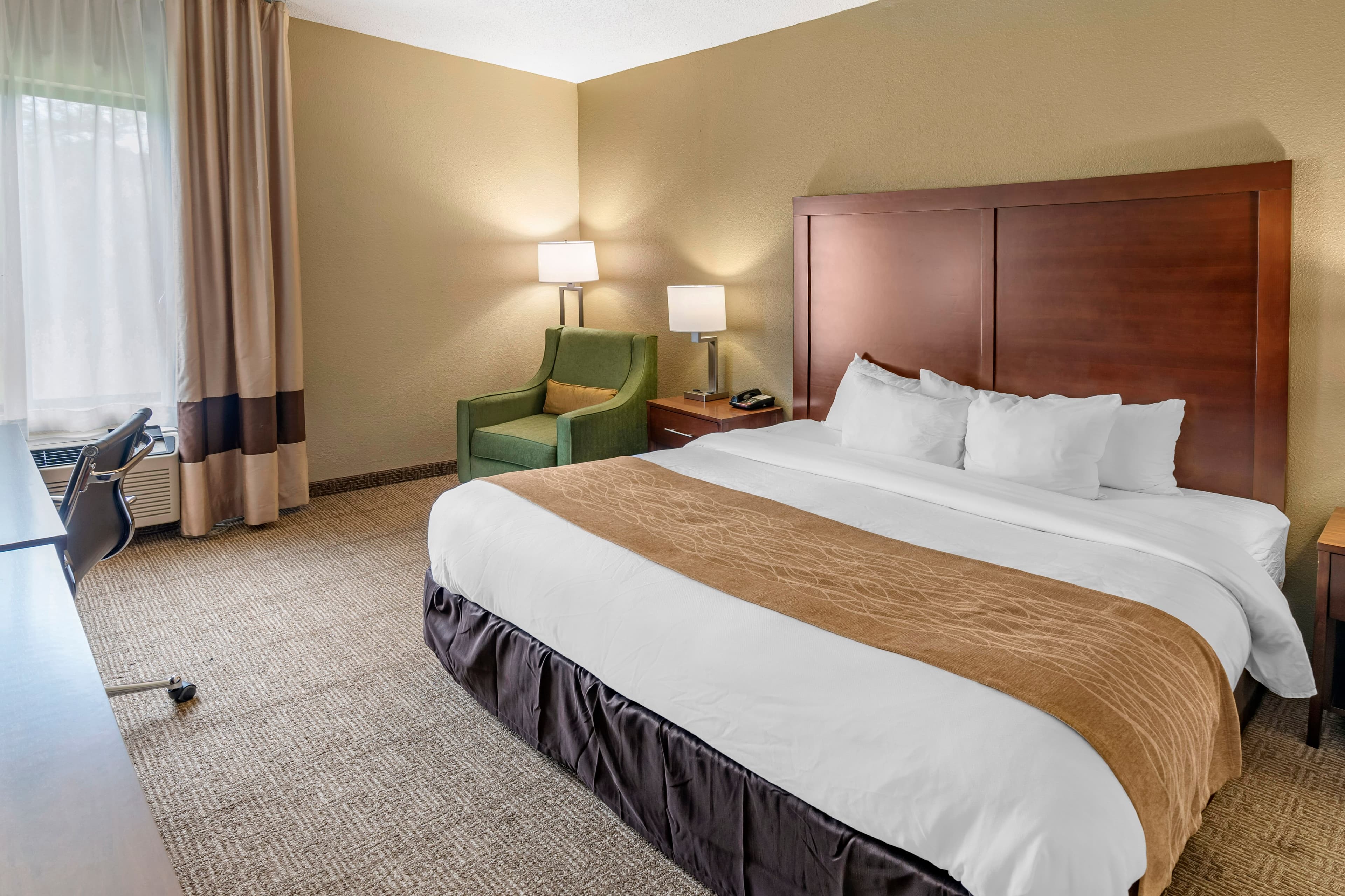 Comfort Inn & Suites Lincoln I-20 — 8