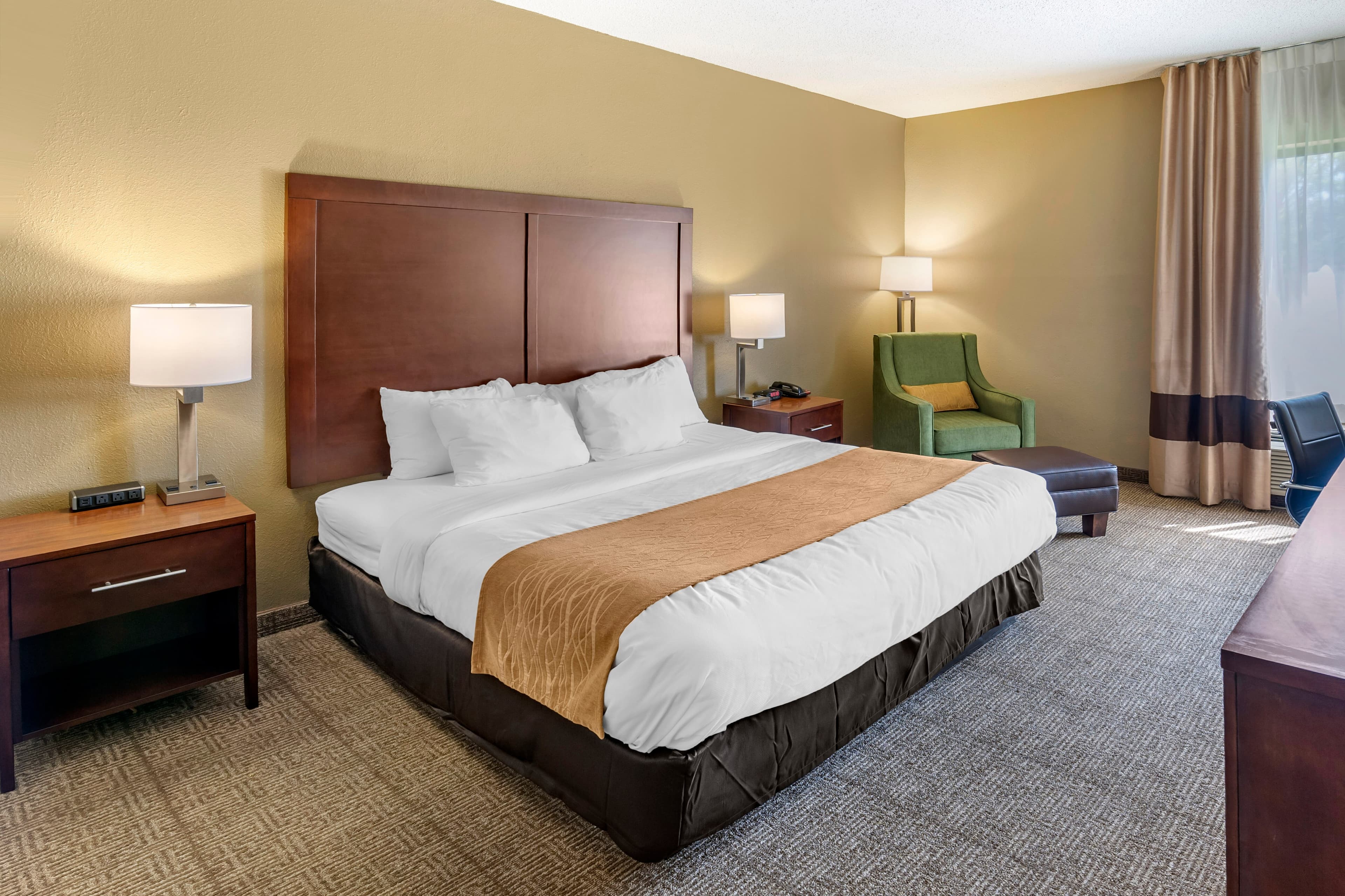 Comfort Inn & Suites Lincoln I-20 — 11