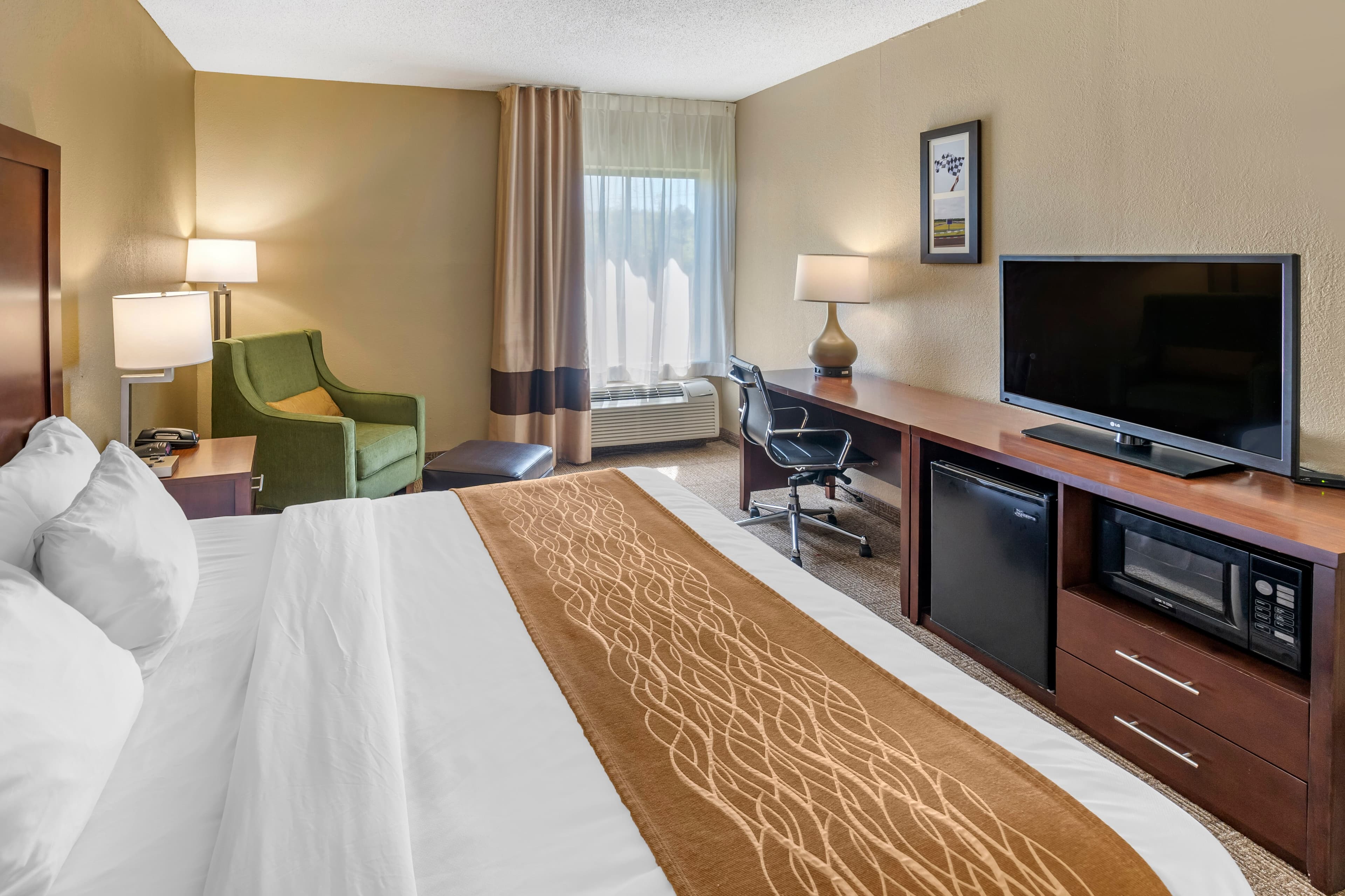 Comfort Inn & Suites Lincoln I-20 — 12