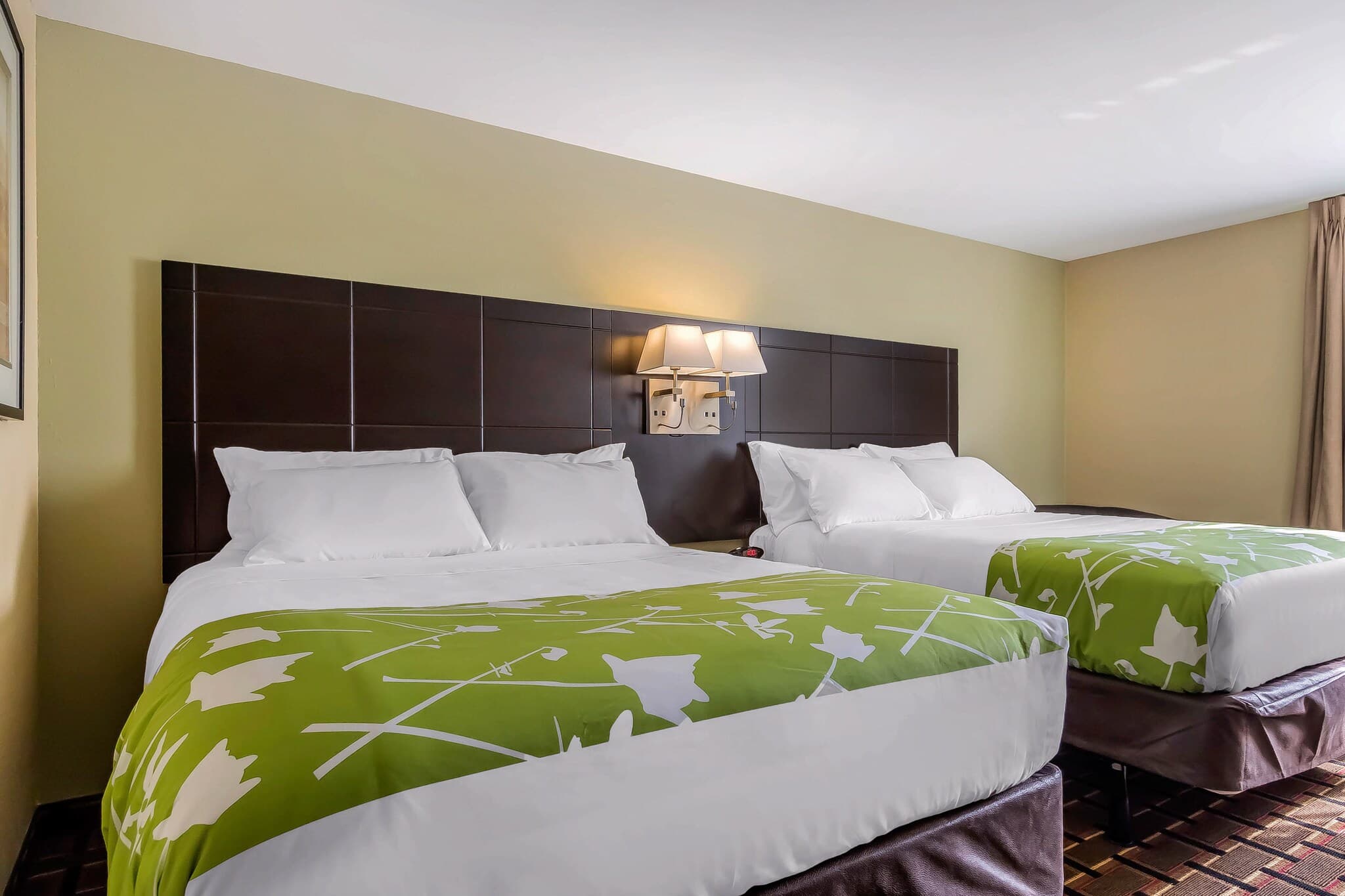 Econo Lodge Boaz — 8