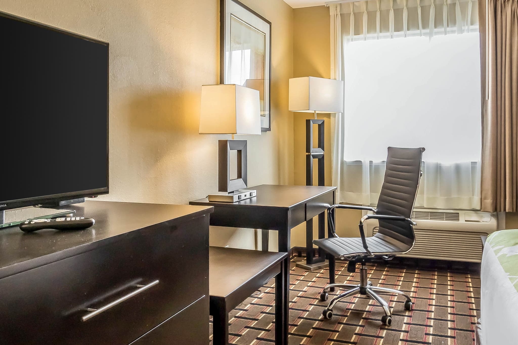 Econo Lodge Boaz — 4