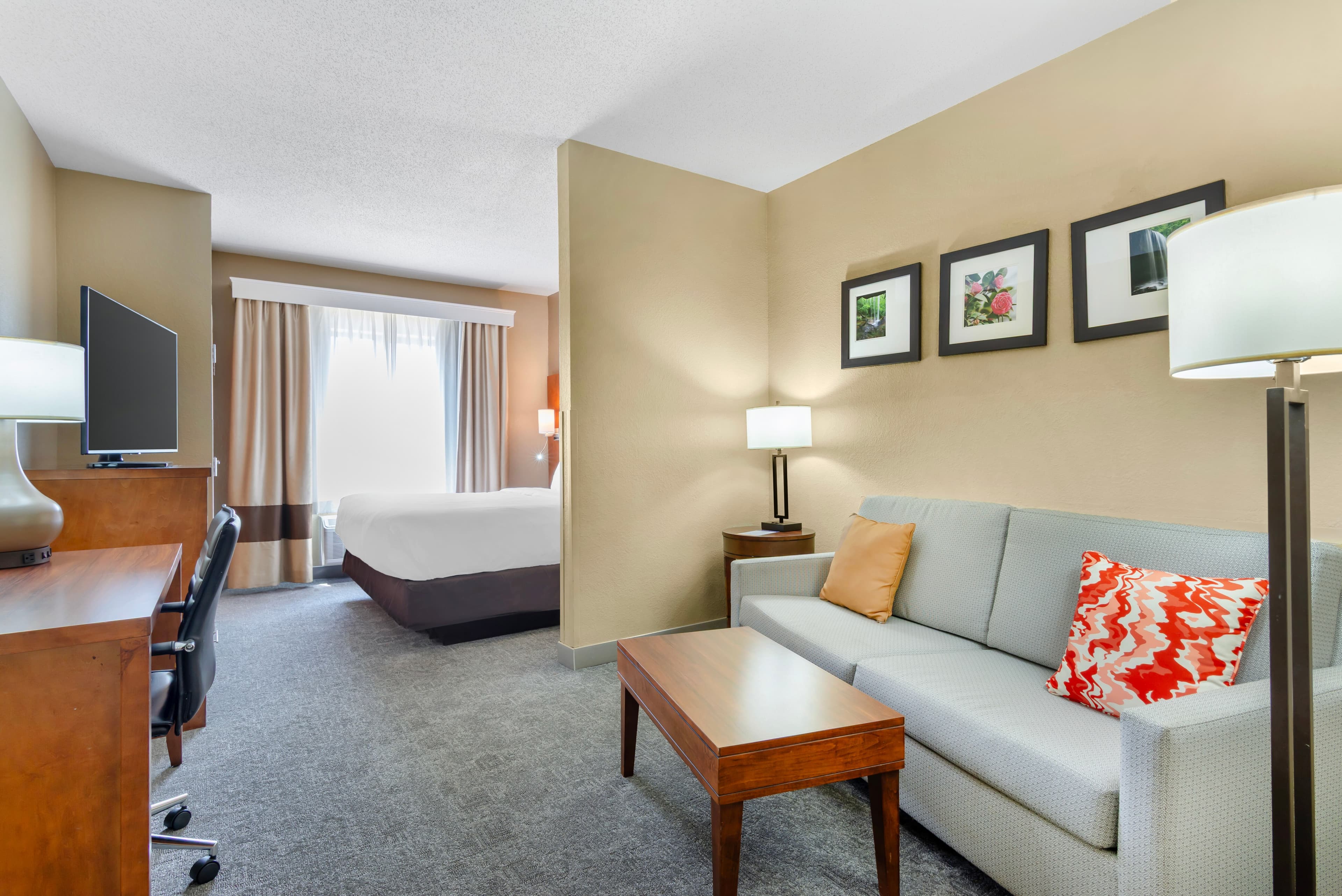 Comfort Suites Oxford I-20 exit 188 - Image 2