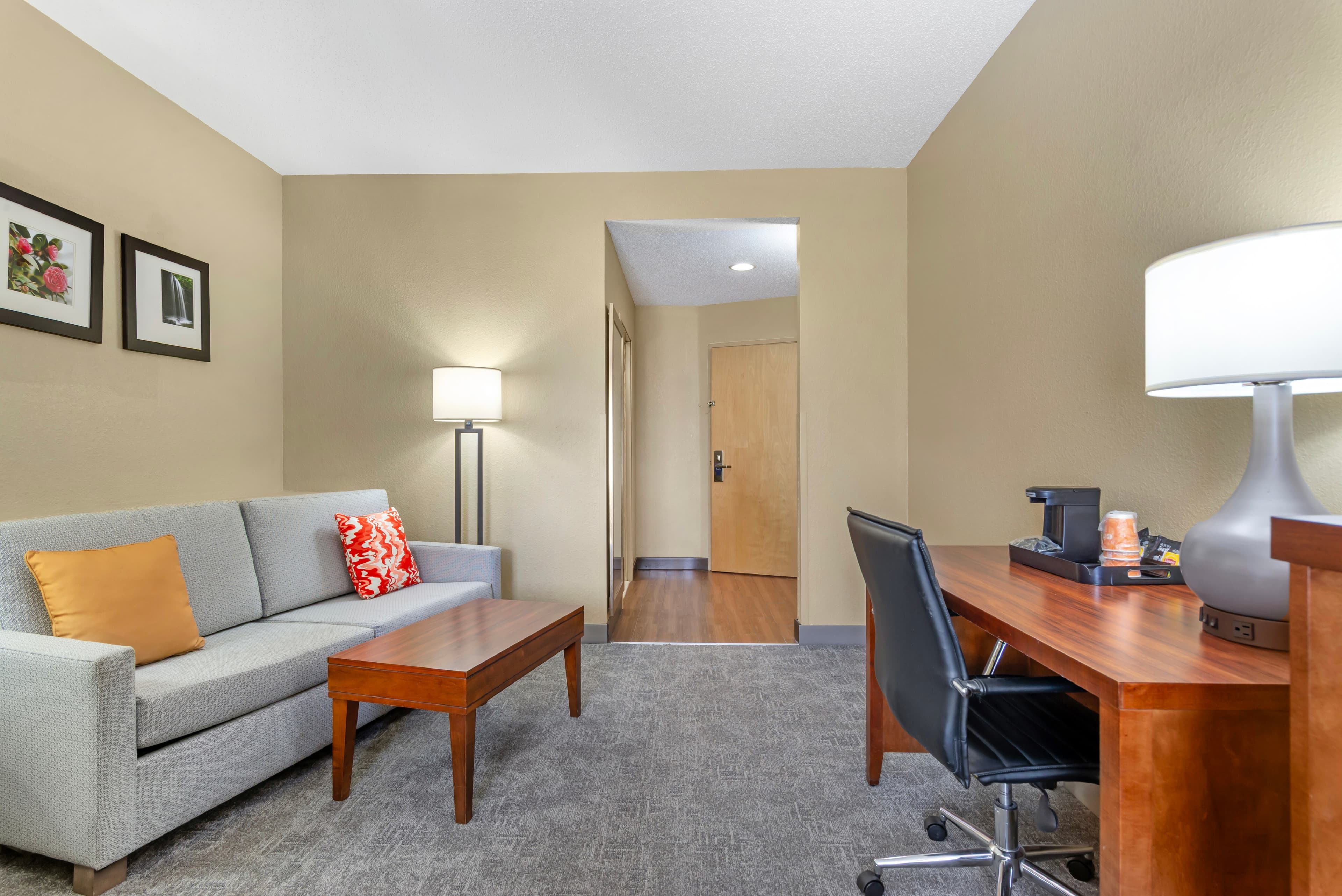 Comfort Suites Oxford I-20 exit 188 - Image 4