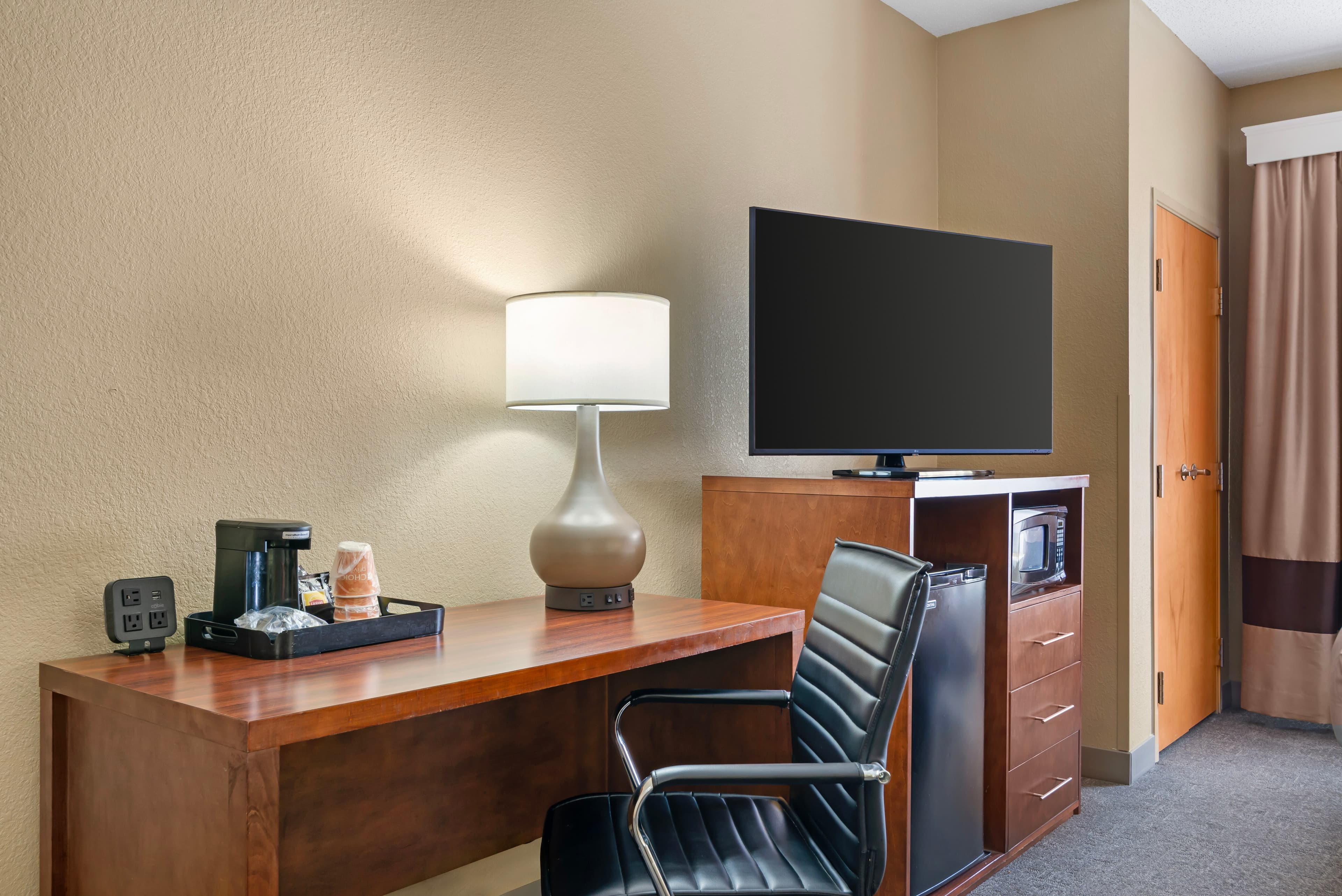Comfort Suites Oxford I-20 exit 188 — 7