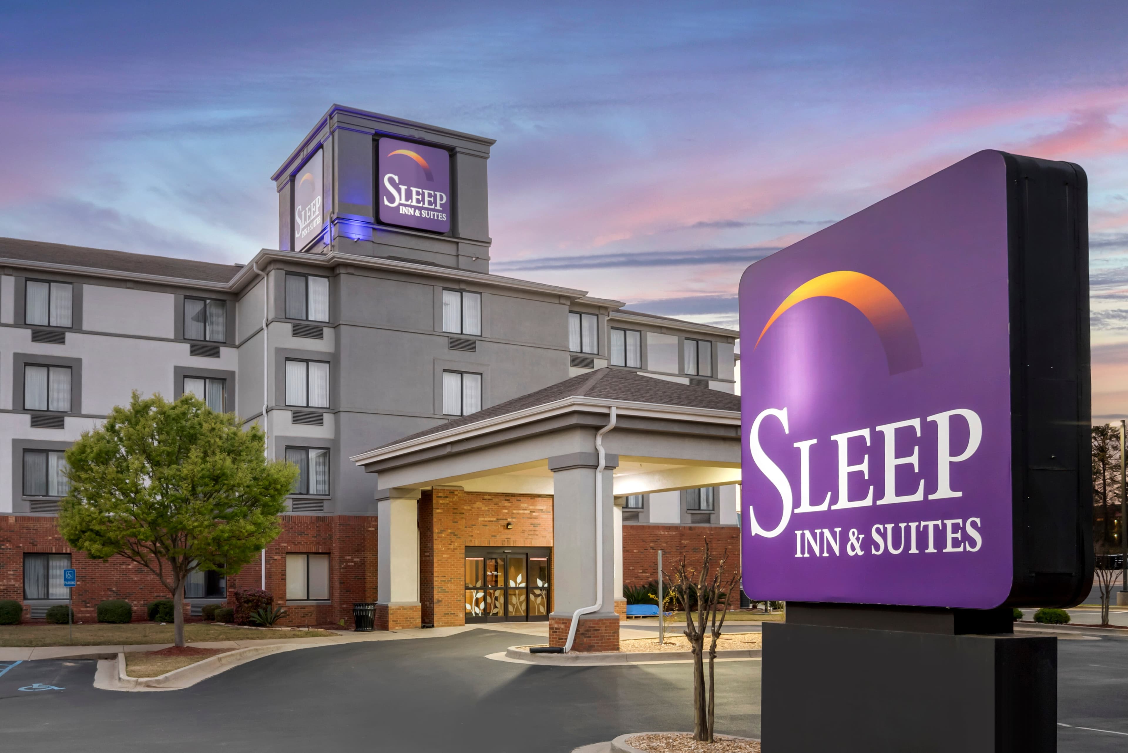 Sleep Inn & Suites Auburn Campus Area I-85 - Image 1