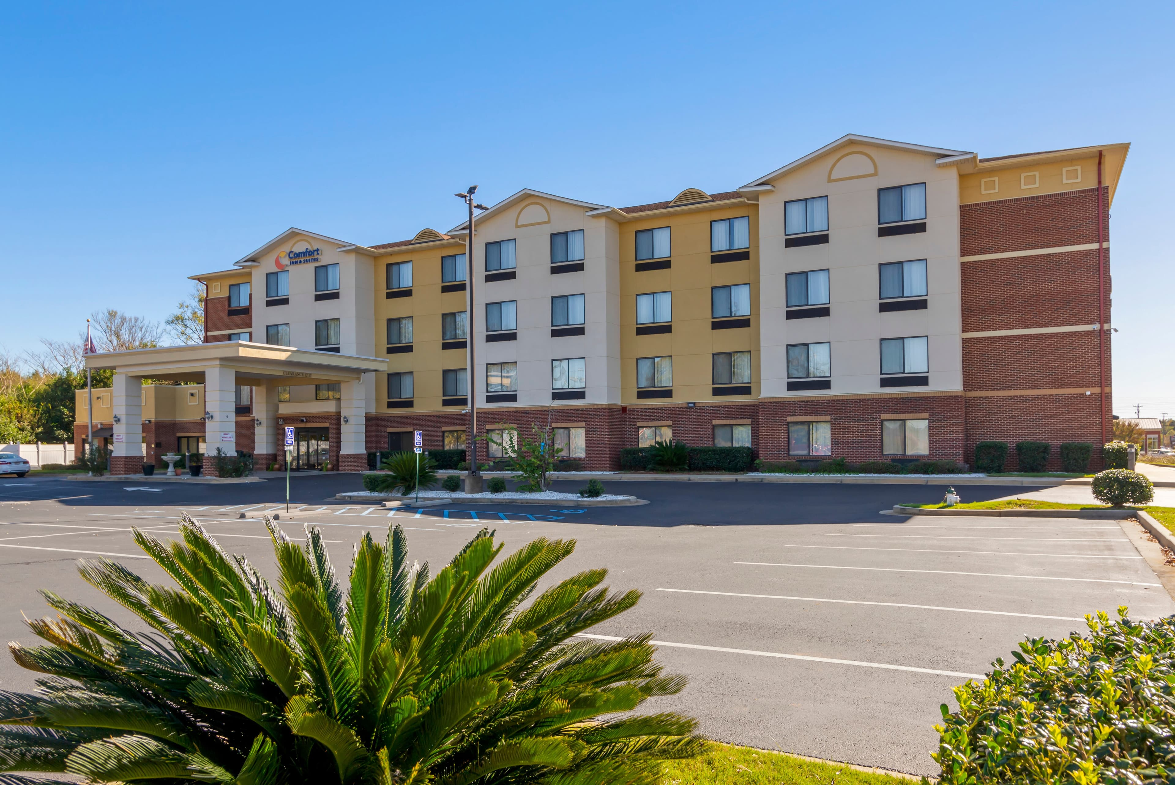 Comfort Inn & Suites Montgomery Eastchase - Image 1