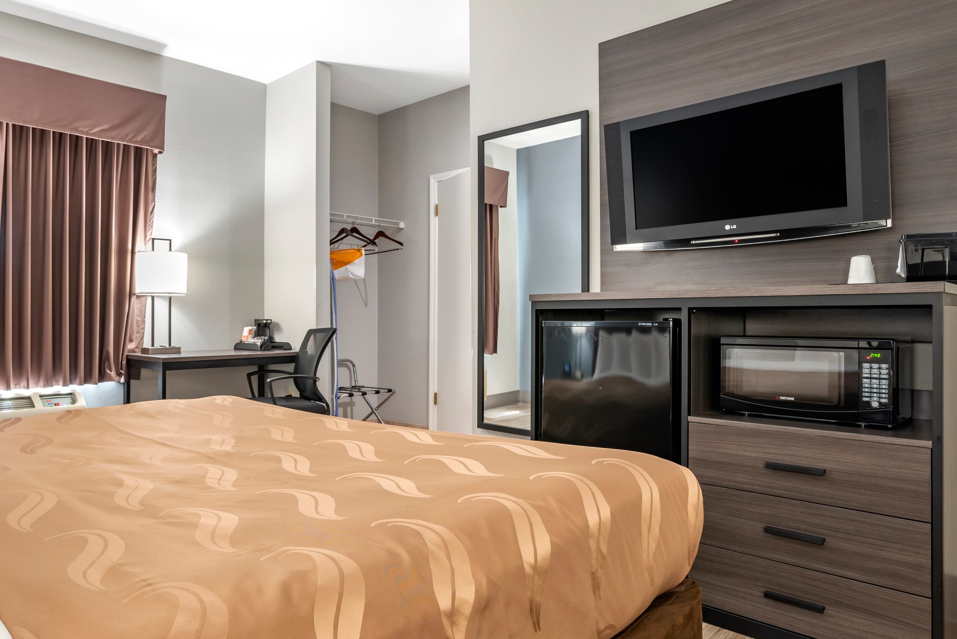 Quality Inn & Suites Demopolis — 11