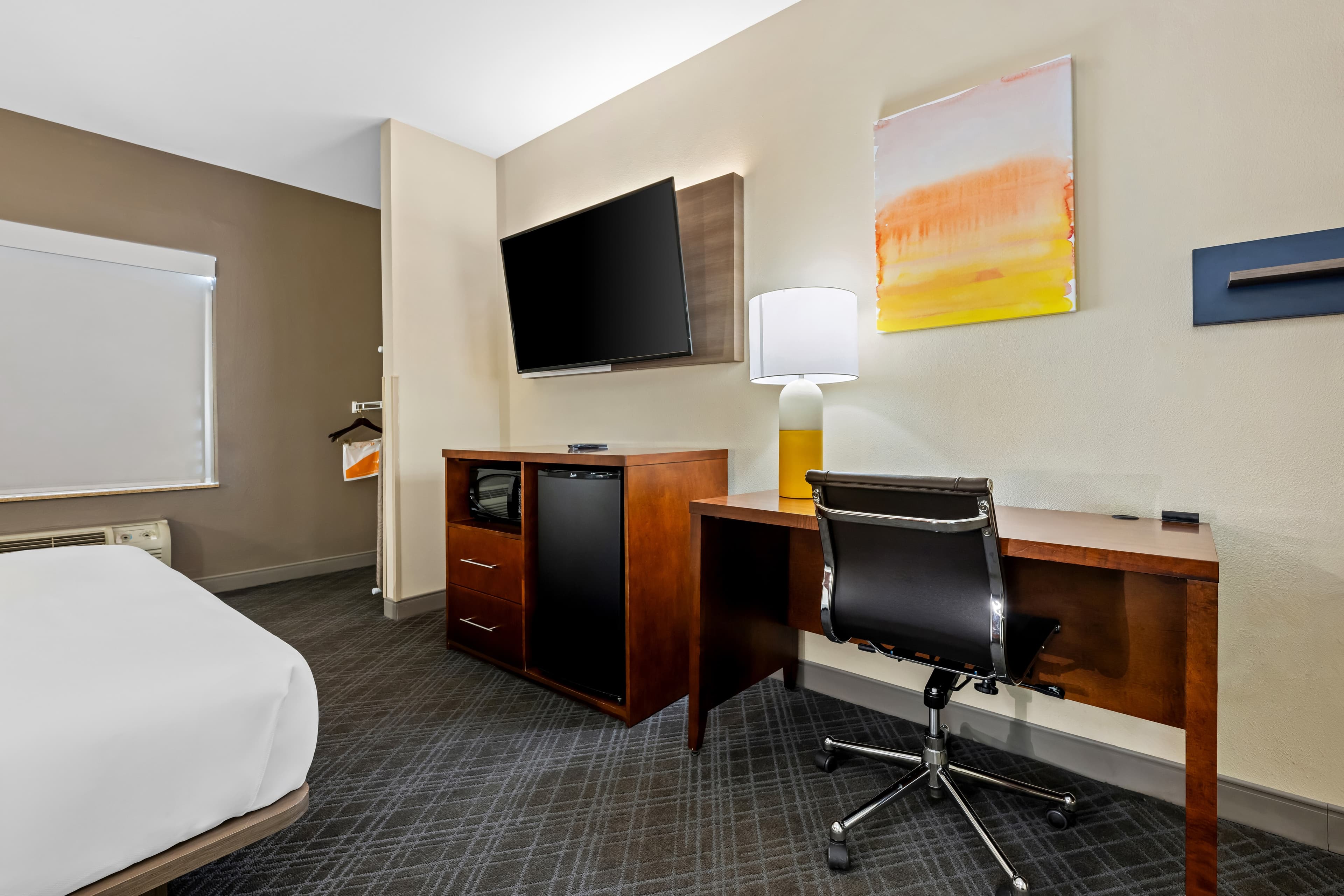 Comfort Suites Cullman I-65 Exit 310 - Image 5
