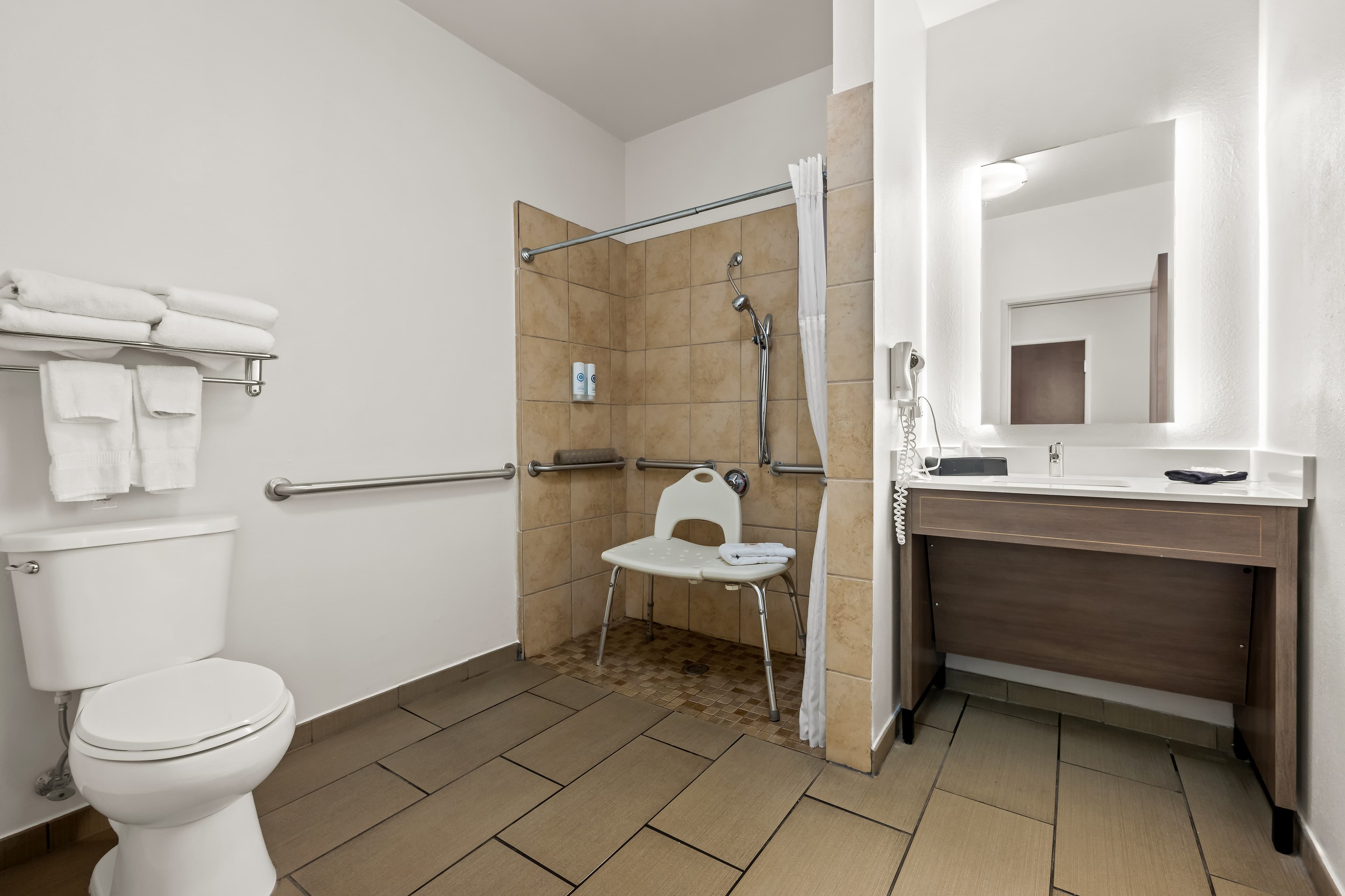 Comfort Suites Cullman I-65 Exit 310 — 17