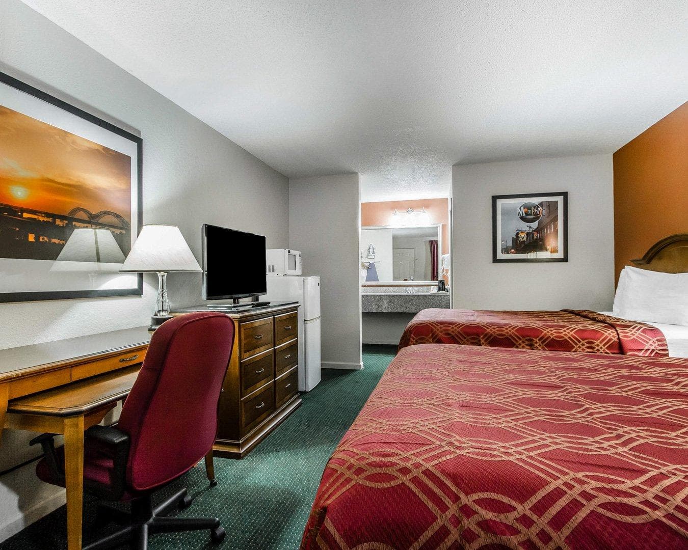 Econo Lodge Inn & Suites Enterprise — 6