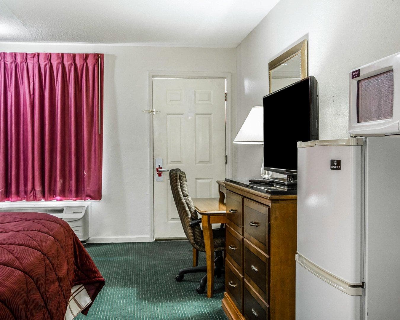 Econo Lodge Inn & Suites Enterprise — 8