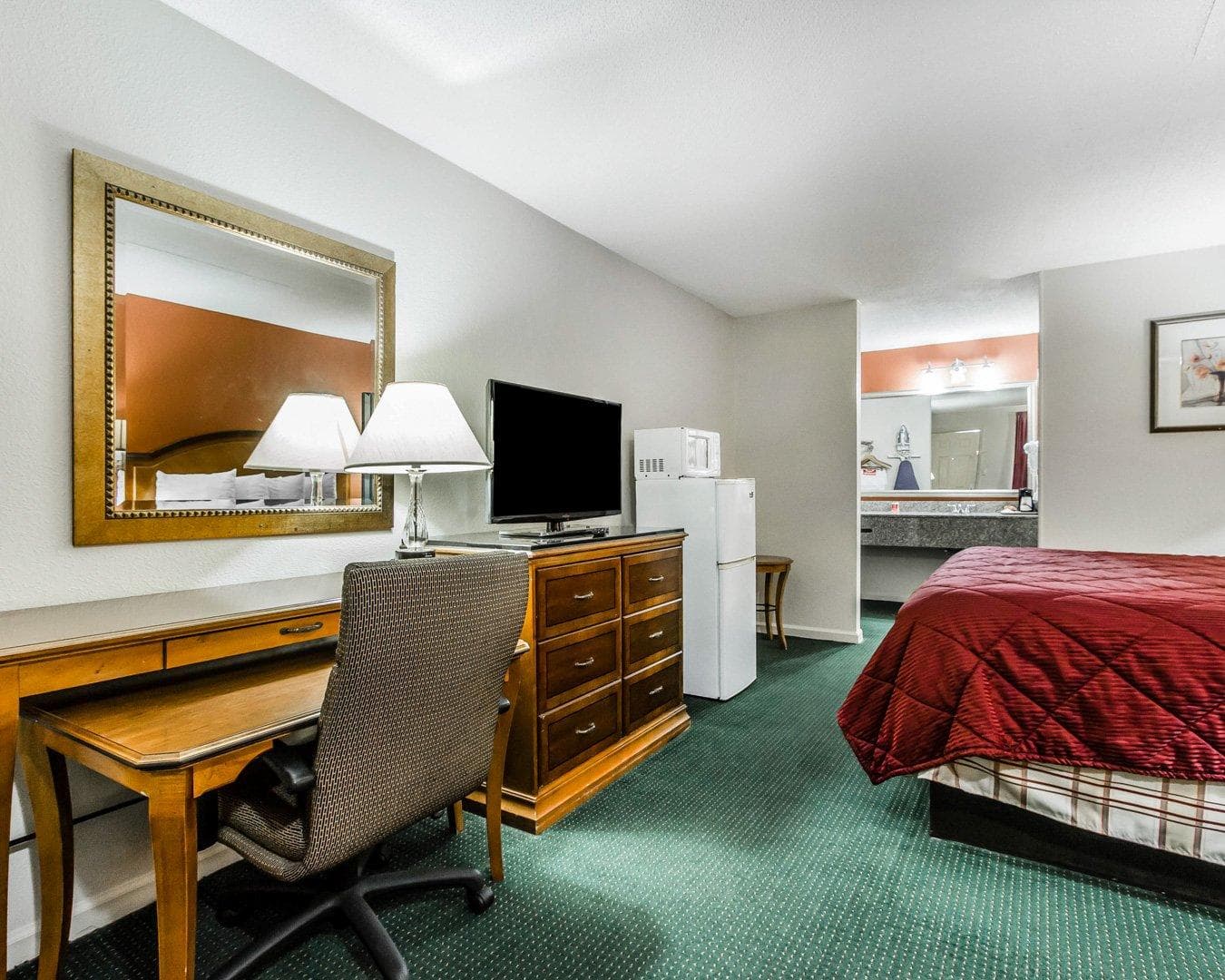 Econo Lodge Inn & Suites Enterprise — 9