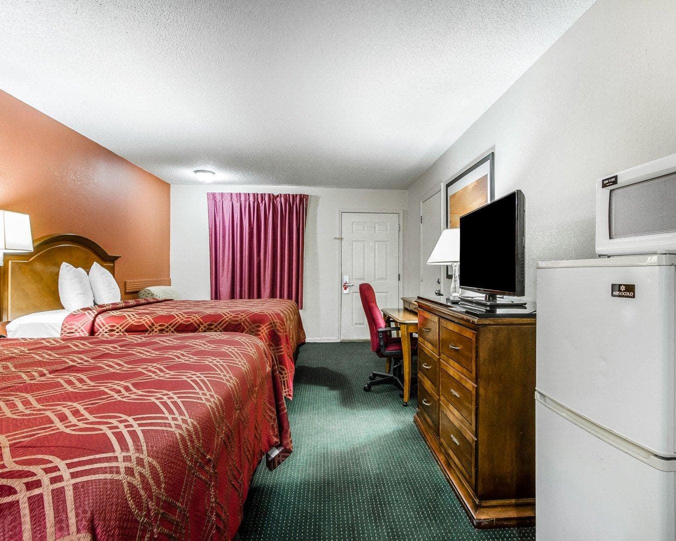 Econo Lodge Inn & Suites Enterprise - Image 4