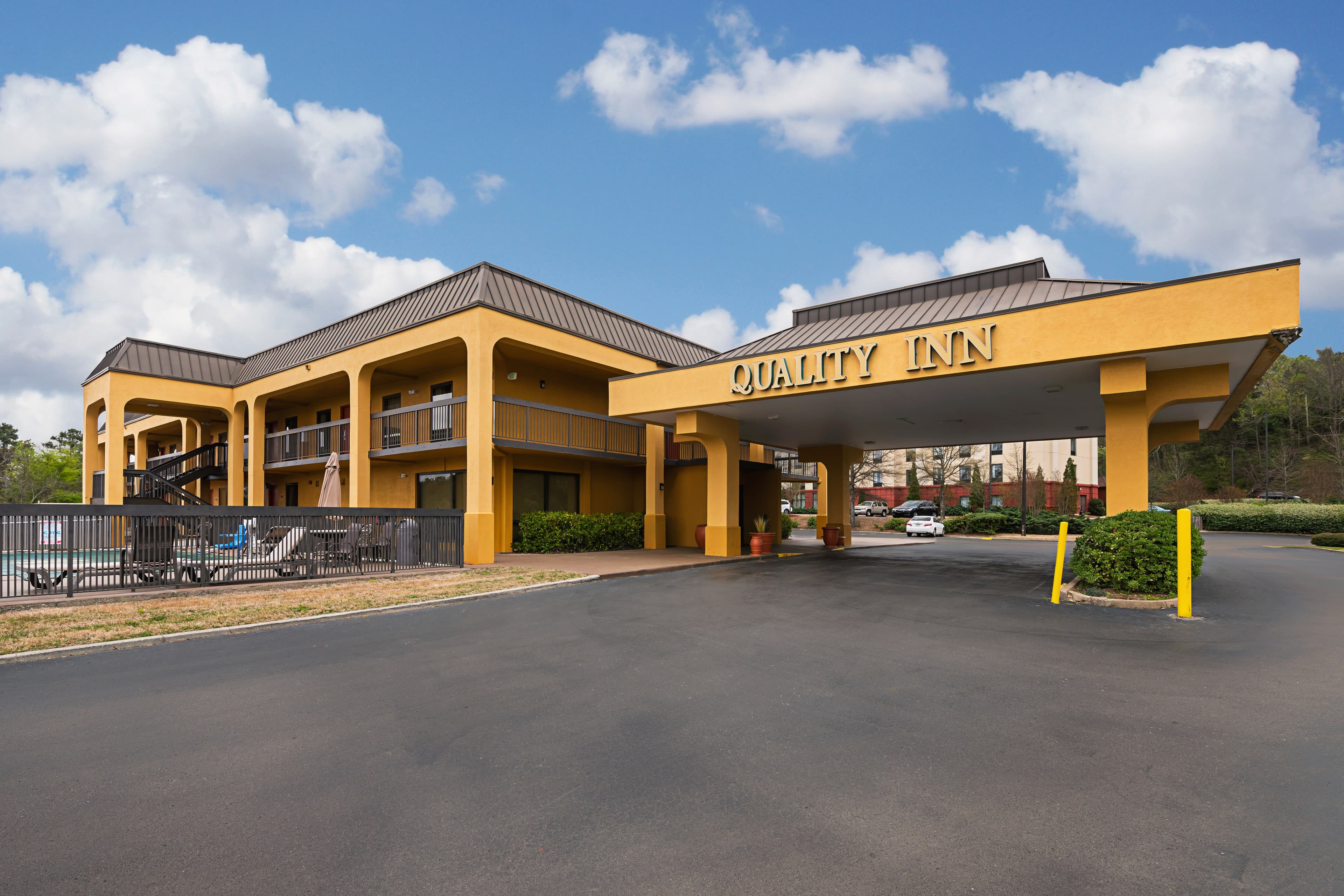Quality Inn Airport - Southeast - Image 1
