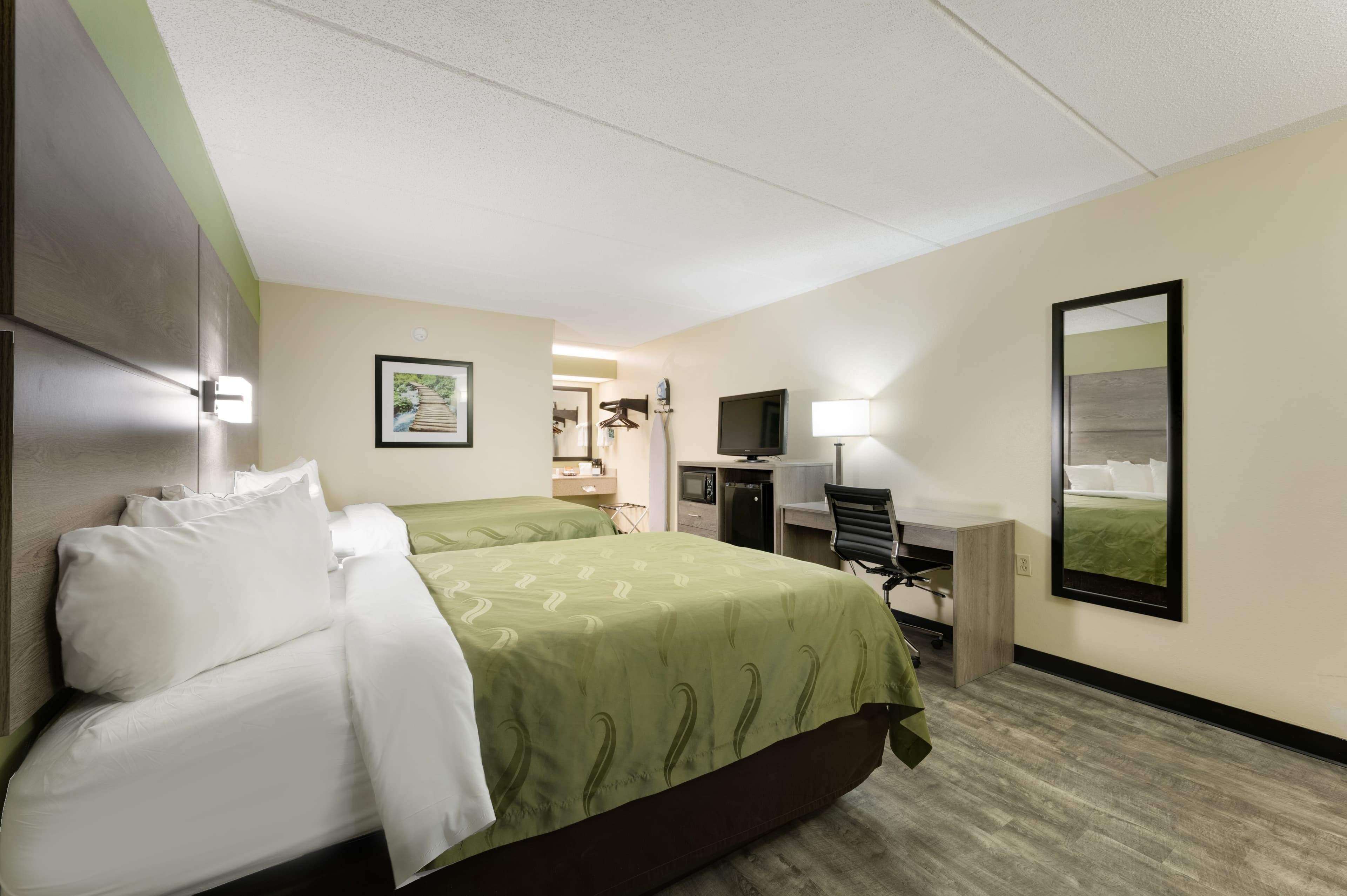 Quality Inn Airport - Southeast - Image 3
