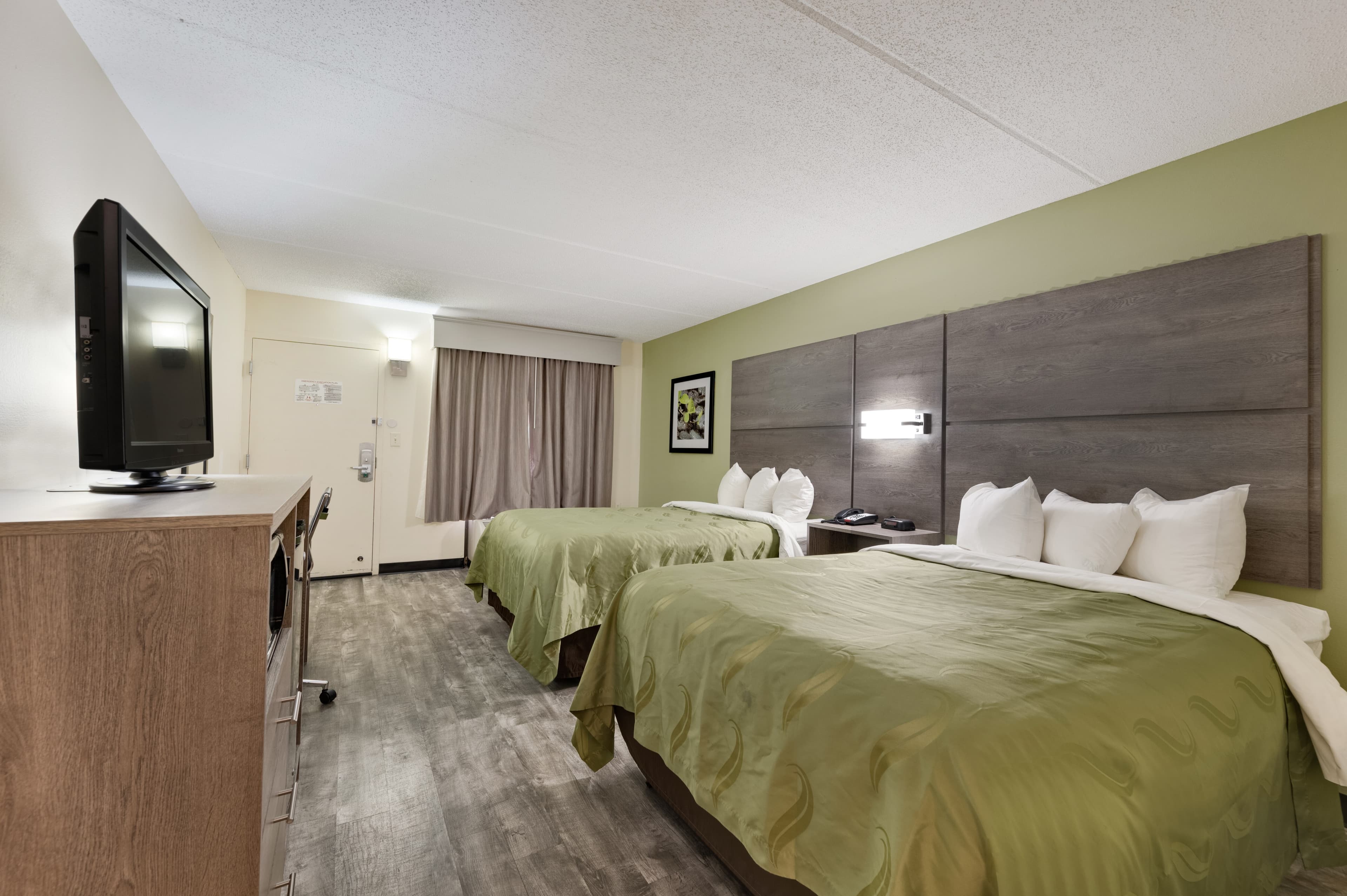 Quality Inn Airport - Southeast - Image 4