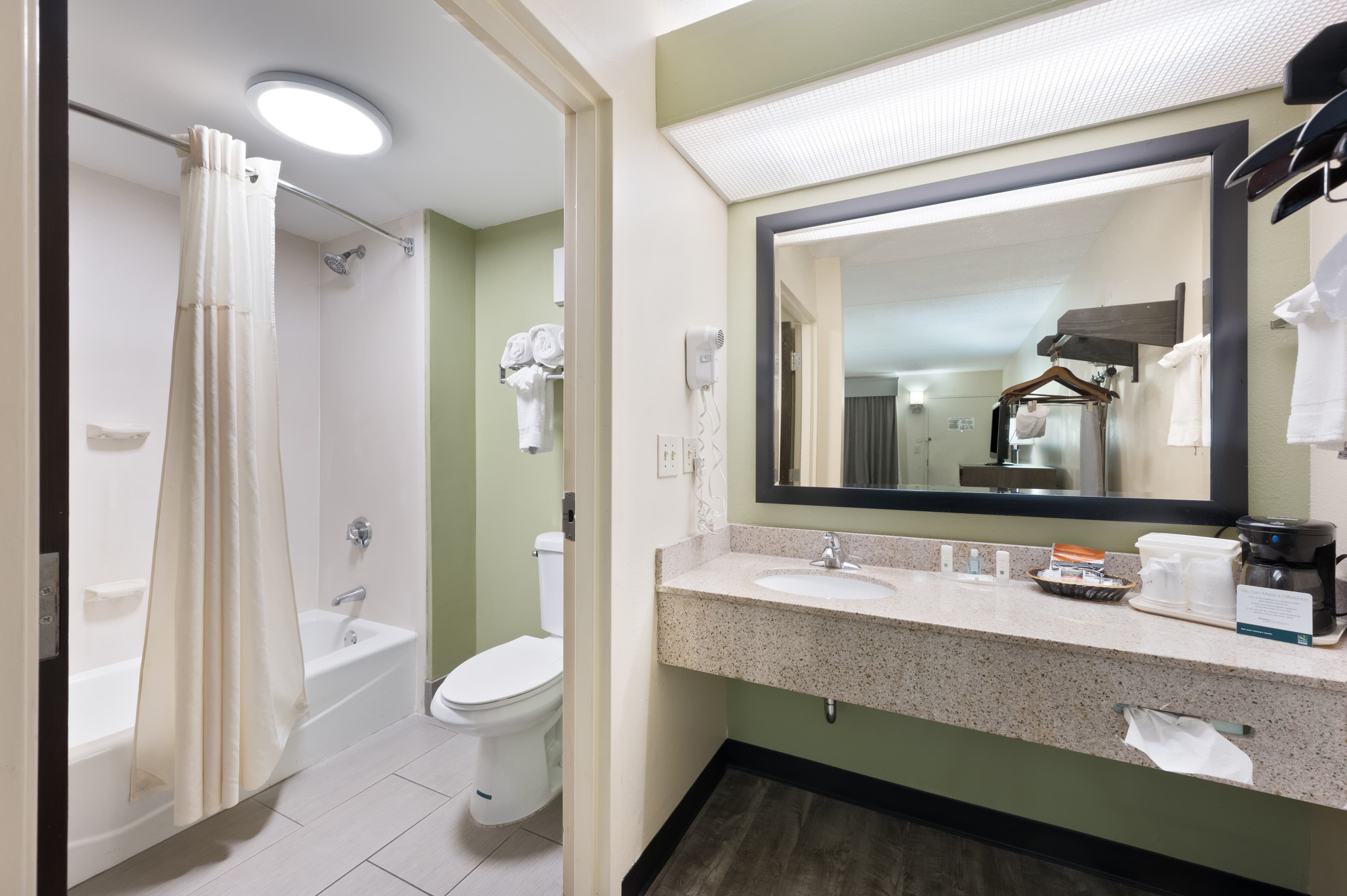 Quality Inn Airport - Southeast — 6