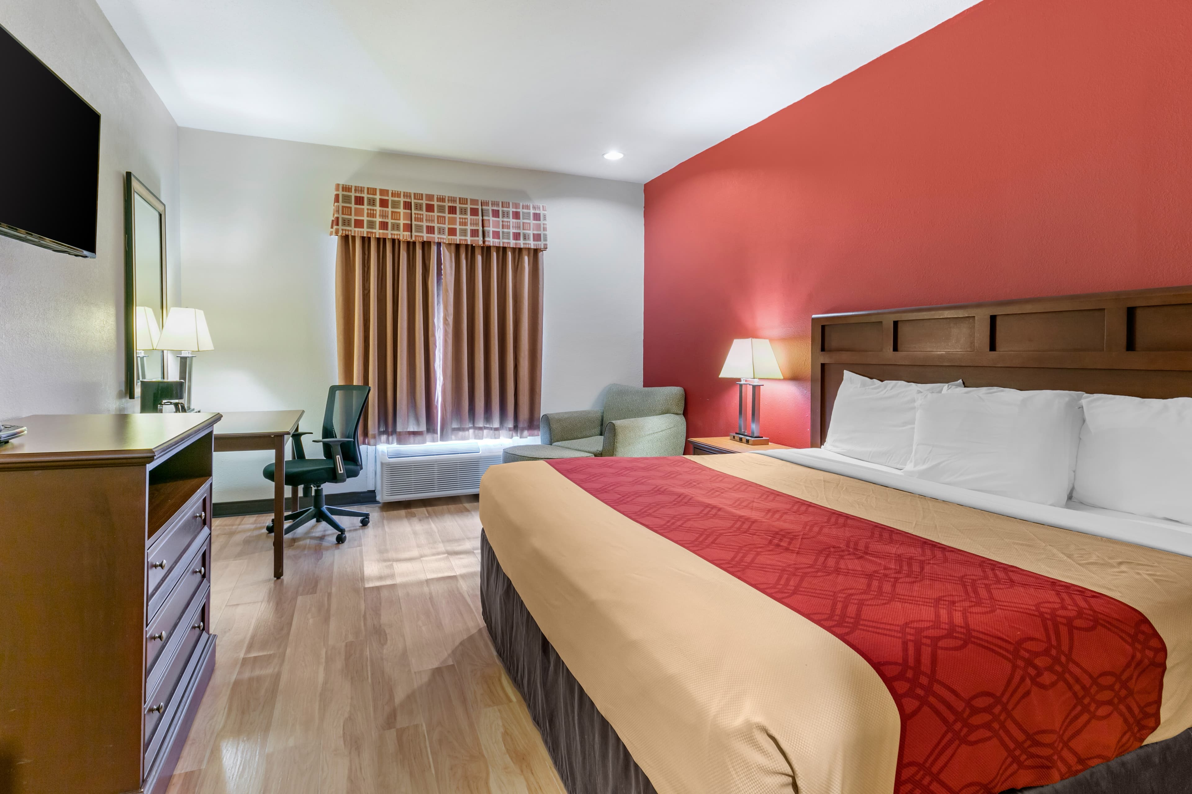 Econo Lodge Eutaw I-20 - Image 3
