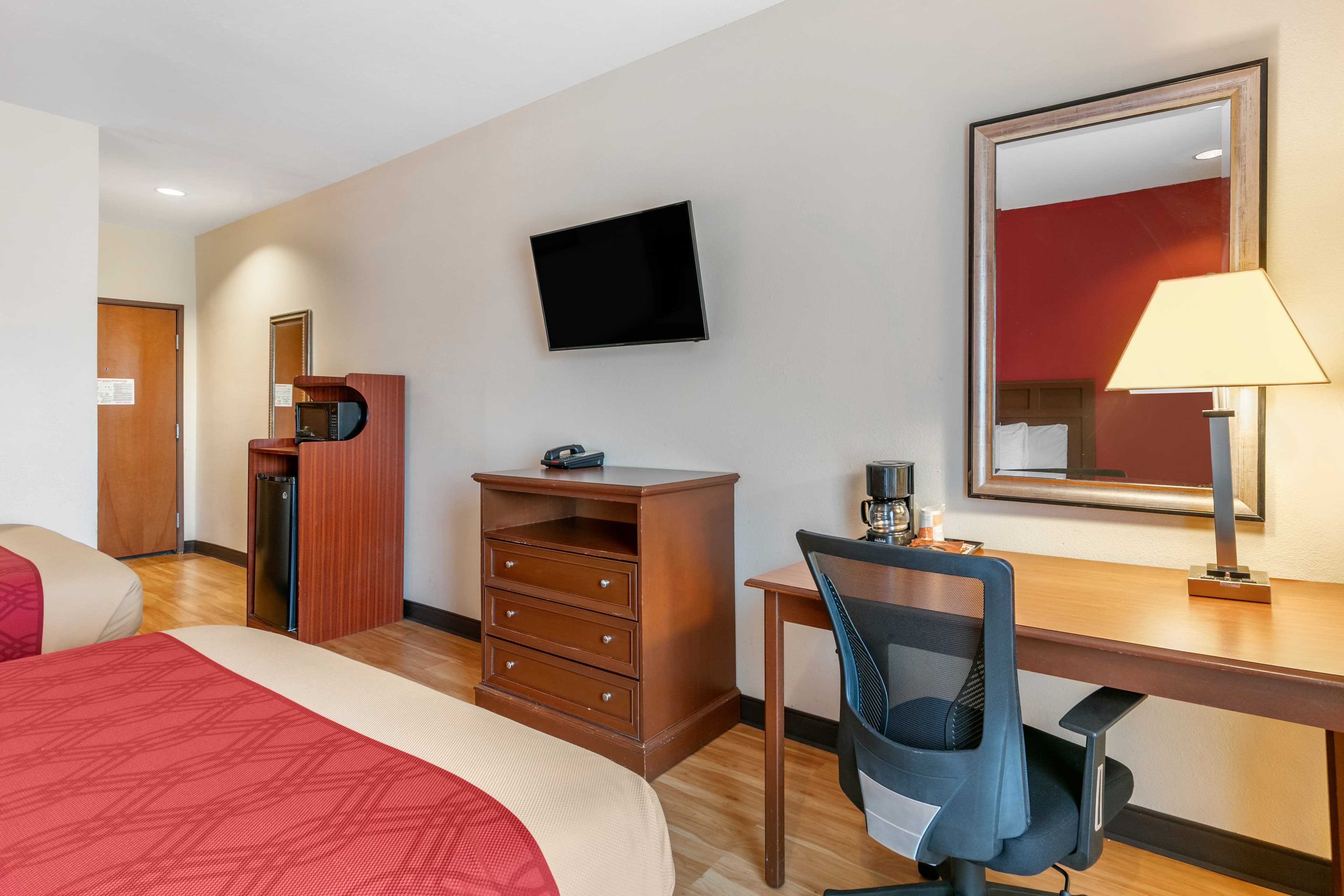 Econo Lodge Eutaw I-20 — 16