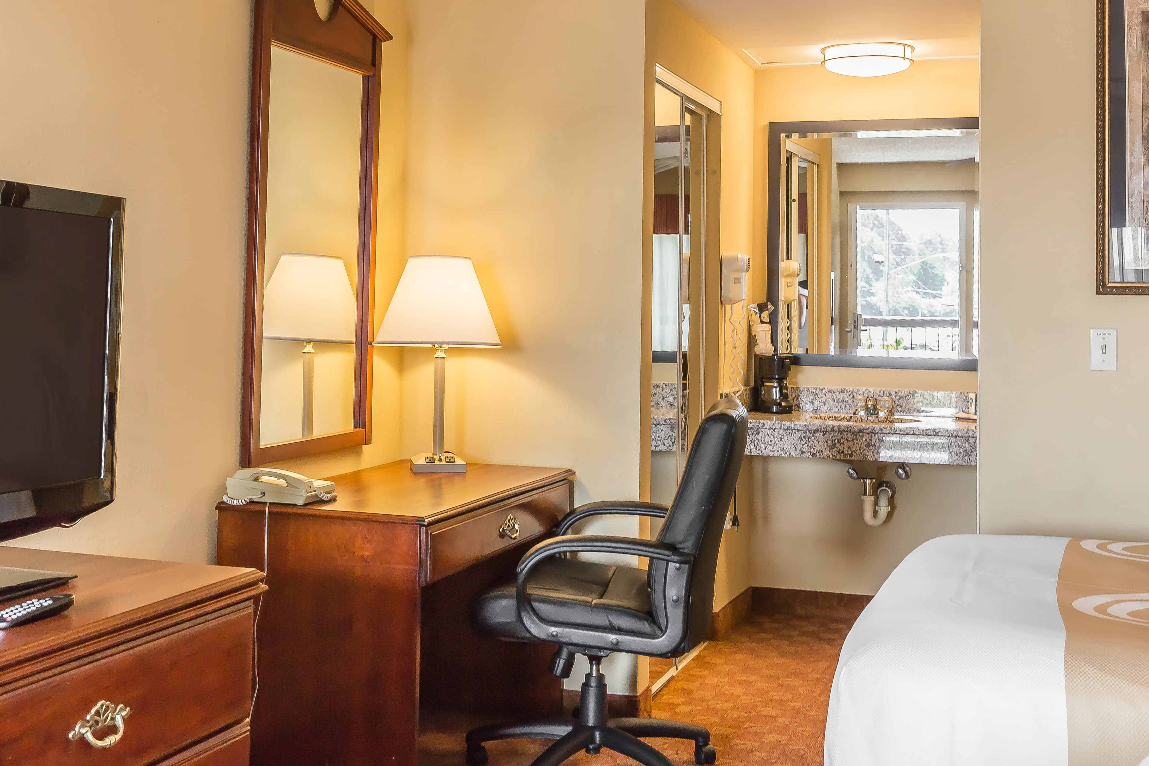 Quality Inn Calera I-65 exit 231 - Image 3